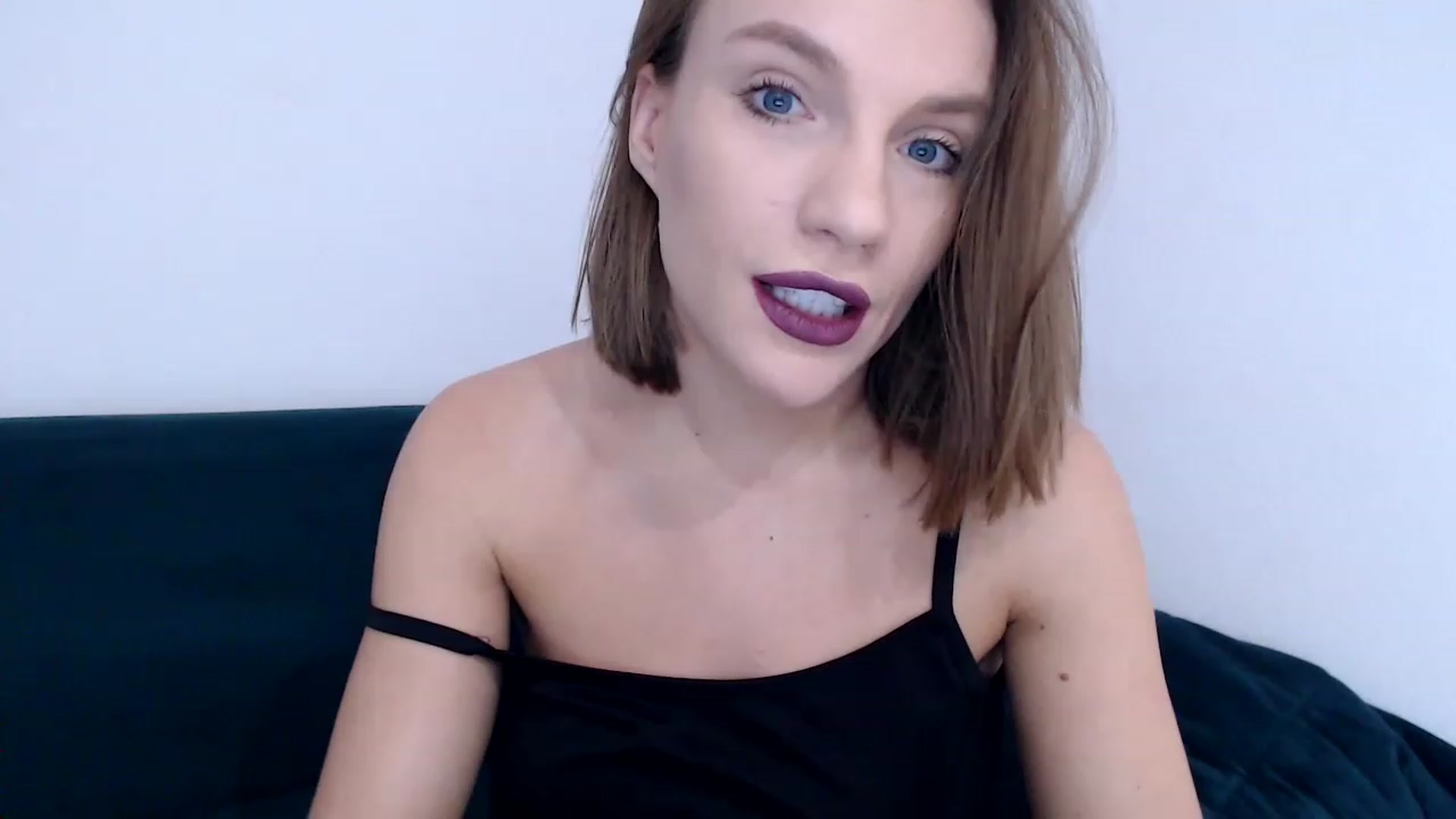 Gallery image thumbnail from call_me_em's myfreecams stream on, 01/22/2023, 10:12 image 12 of 20