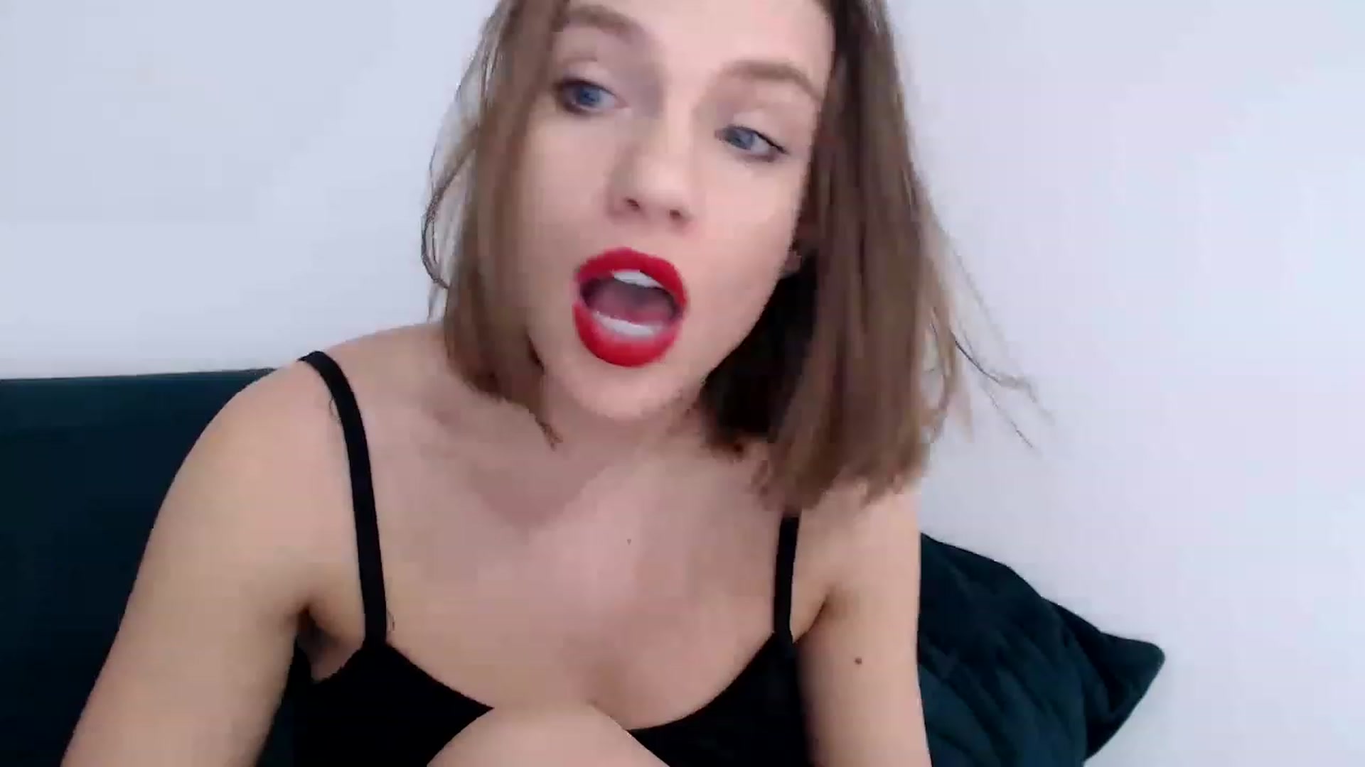 Gallery image thumbnail from call_me_em's myfreecams stream on, 01/22/2023, 13:19 image 7 of 20