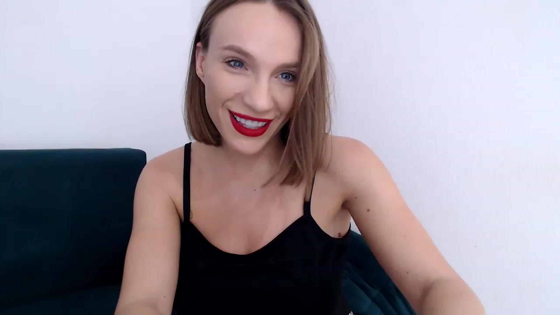 Gallery image thumbnail from call_me_em's myfreecams stream on, 01/22/2023, 13:19 image 18 of 20