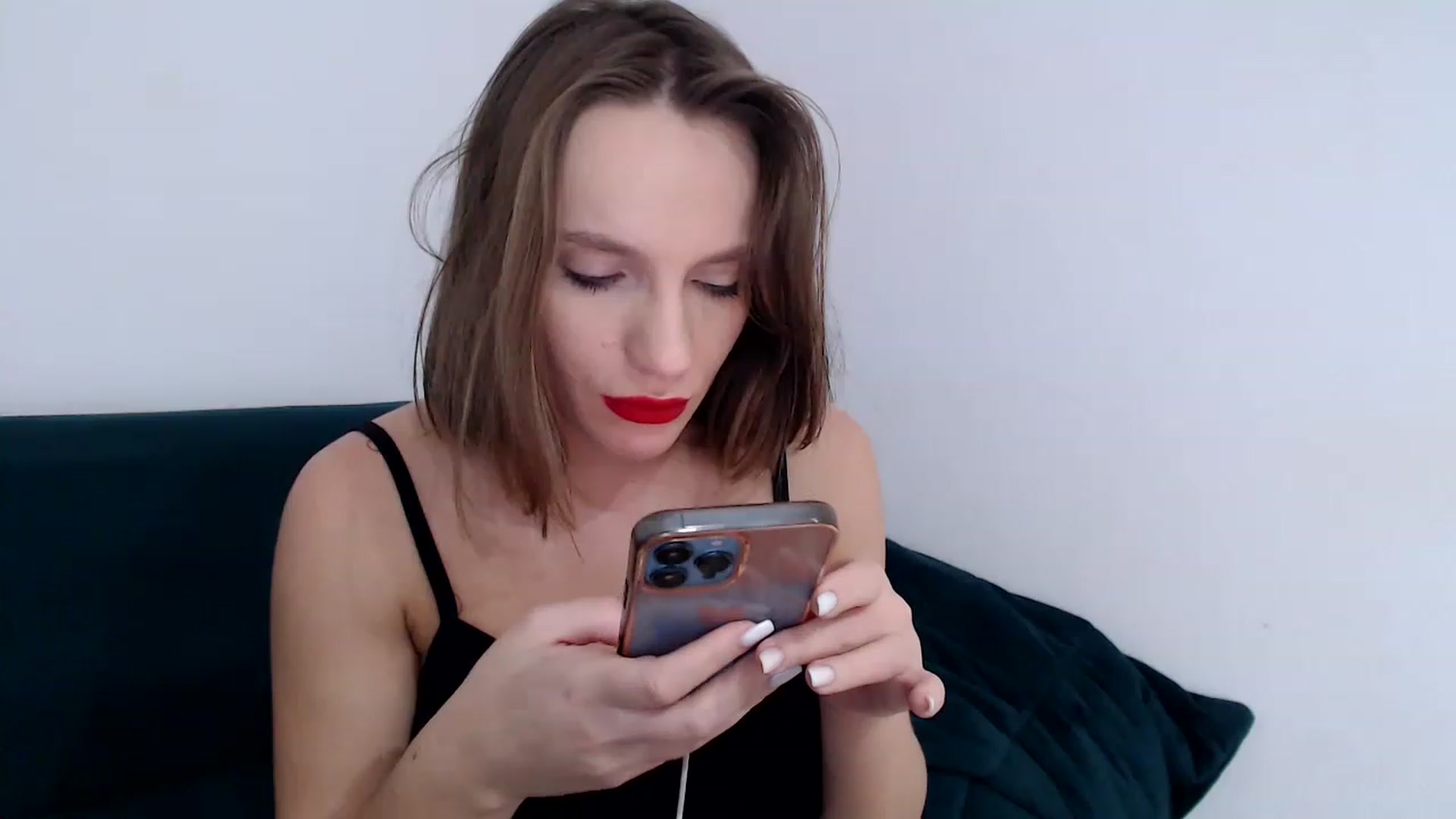 Gallery image thumbnail from call_me_em's myfreecams stream on, 01/22/2023, 13:19 image 9 of 20