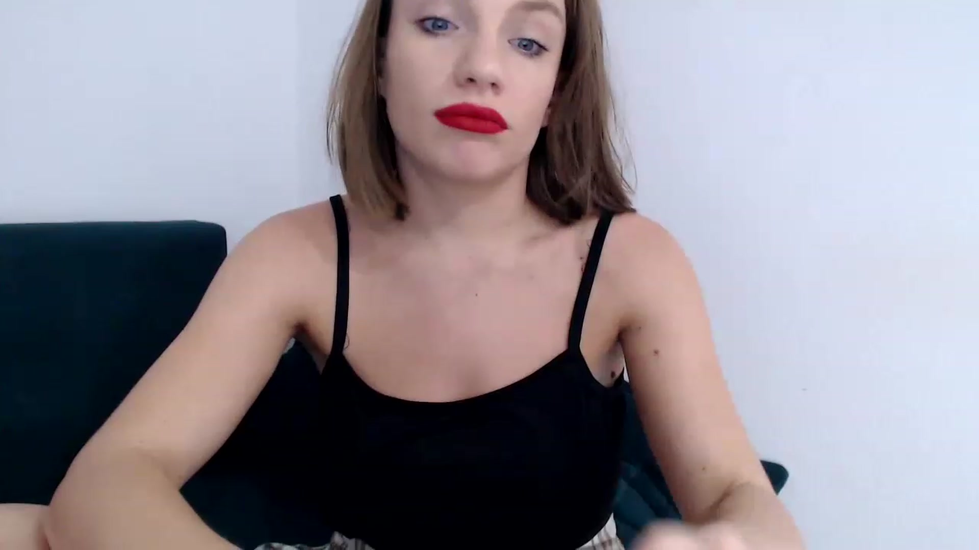 Gallery image thumbnail from call_me_em's myfreecams stream on, 01/22/2023, 13:19 image 14 of 20