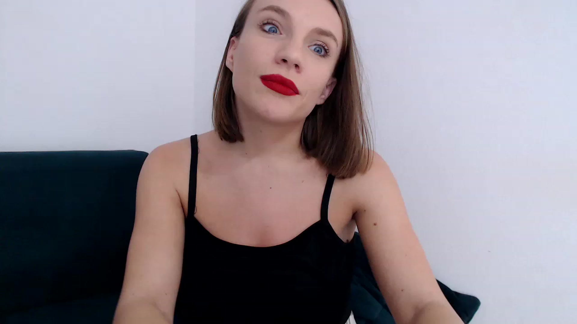 Gallery image thumbnail from call_me_em's myfreecams stream on, 01/22/2023, 13:19 image 19 of 20