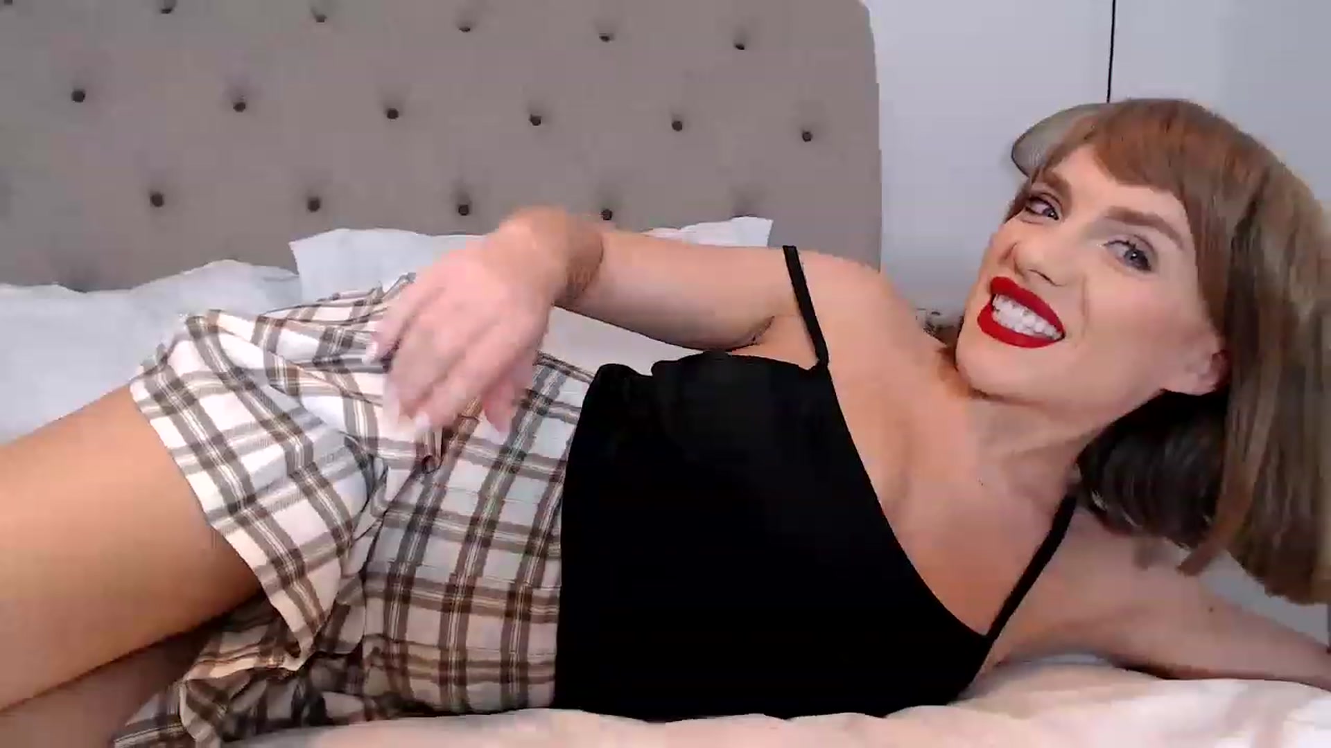 Gallery image thumbnail from call_me_em's myfreecams stream on, 01/22/2023, 19:53 image 10 of 20
