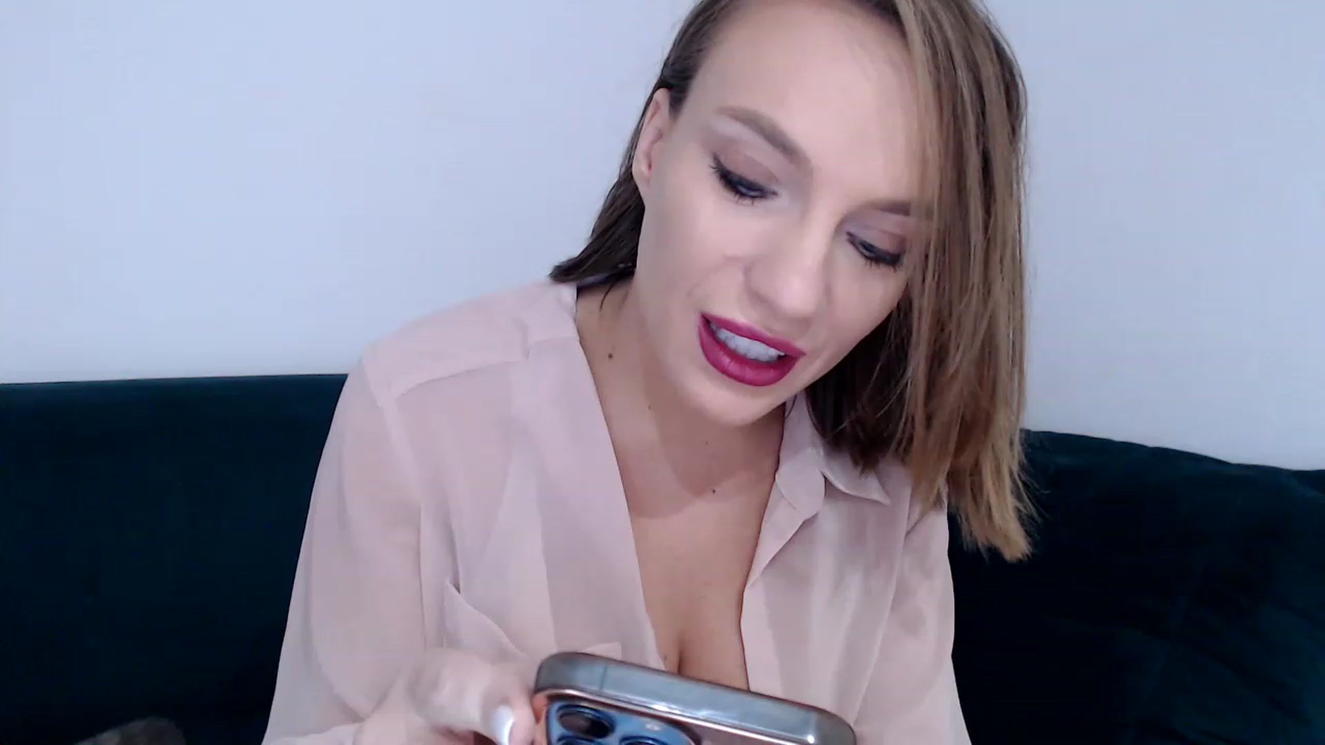 Gallery image thumbnail from call_me_em's myfreecams stream on, 01/23/2023, 08:05 image 13 of 20