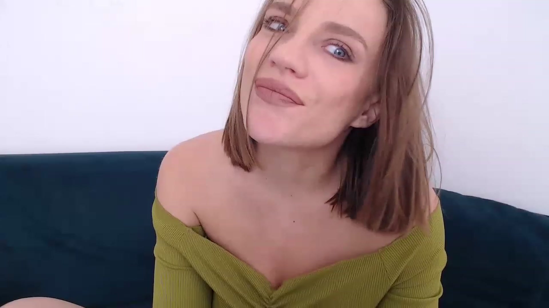 Gallery image thumbnail from call_me_em's myfreecams stream on, 02/02/2023, 10:33 image 19 of 20