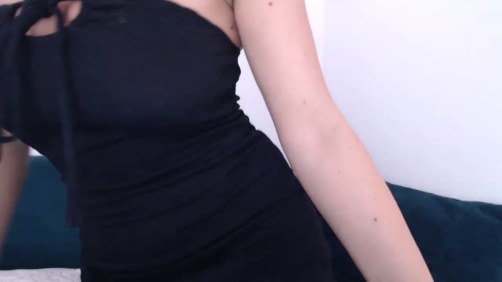Gallery image thumbnail from call_me_em's myfreecams stream on, 02/04/2023, 13:21 image 8 of 20