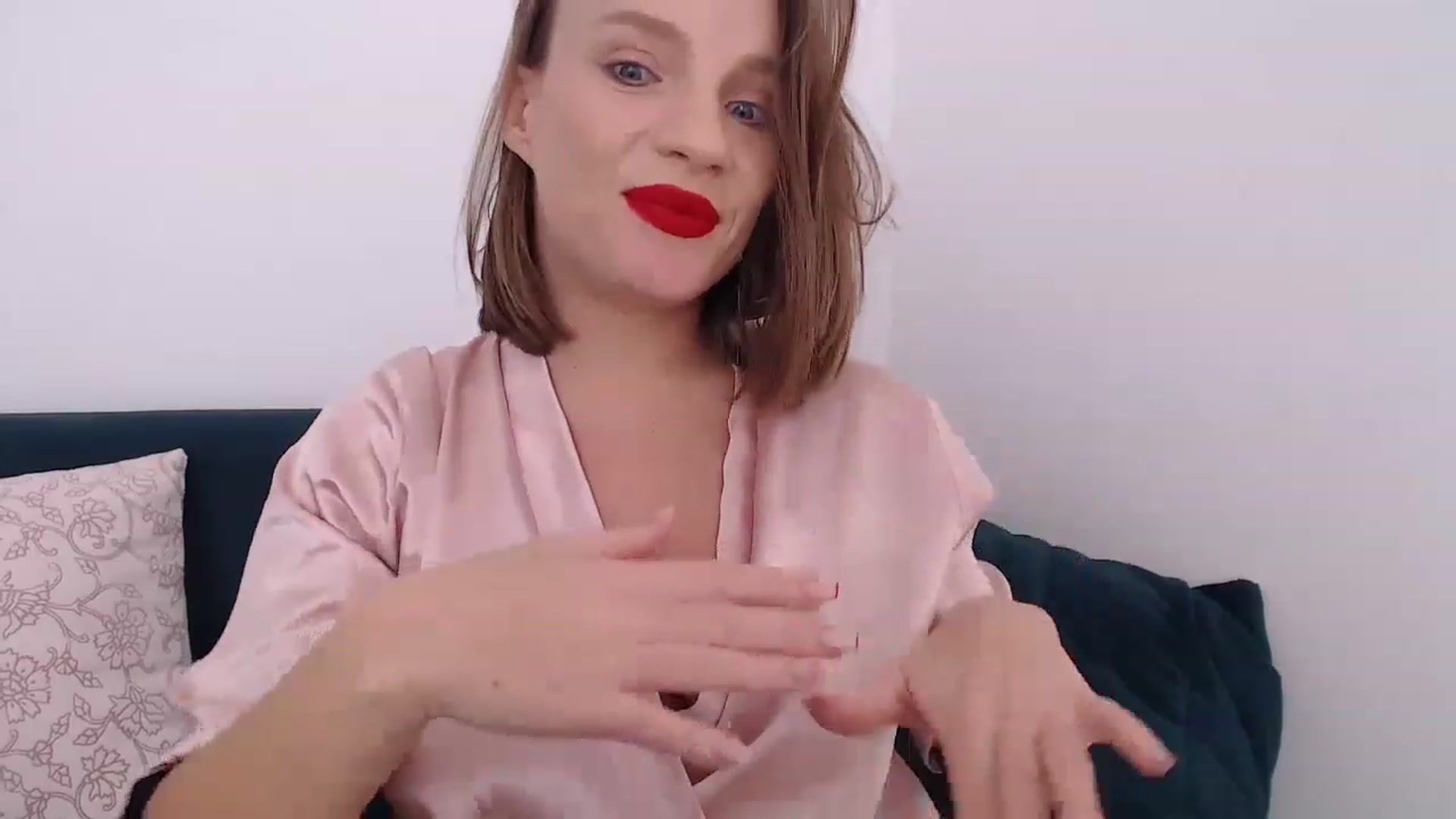 Gallery image thumbnail from call_me_em's myfreecams stream on, 02/14/2023, 12:42 image 20 of 20