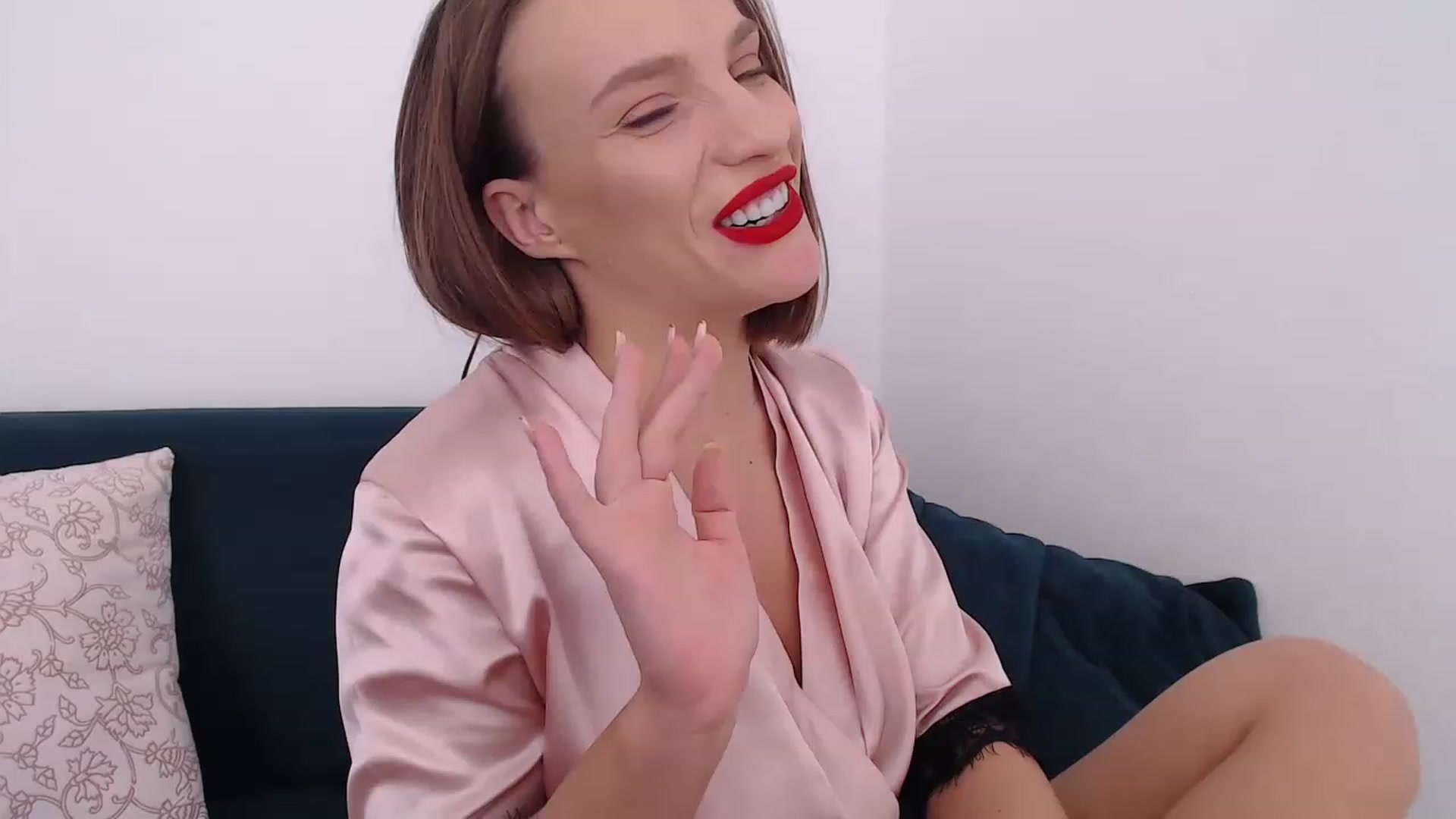 Gallery image thumbnail from call_me_em's myfreecams stream on, 02/14/2023, 12:42 image 3 of 20