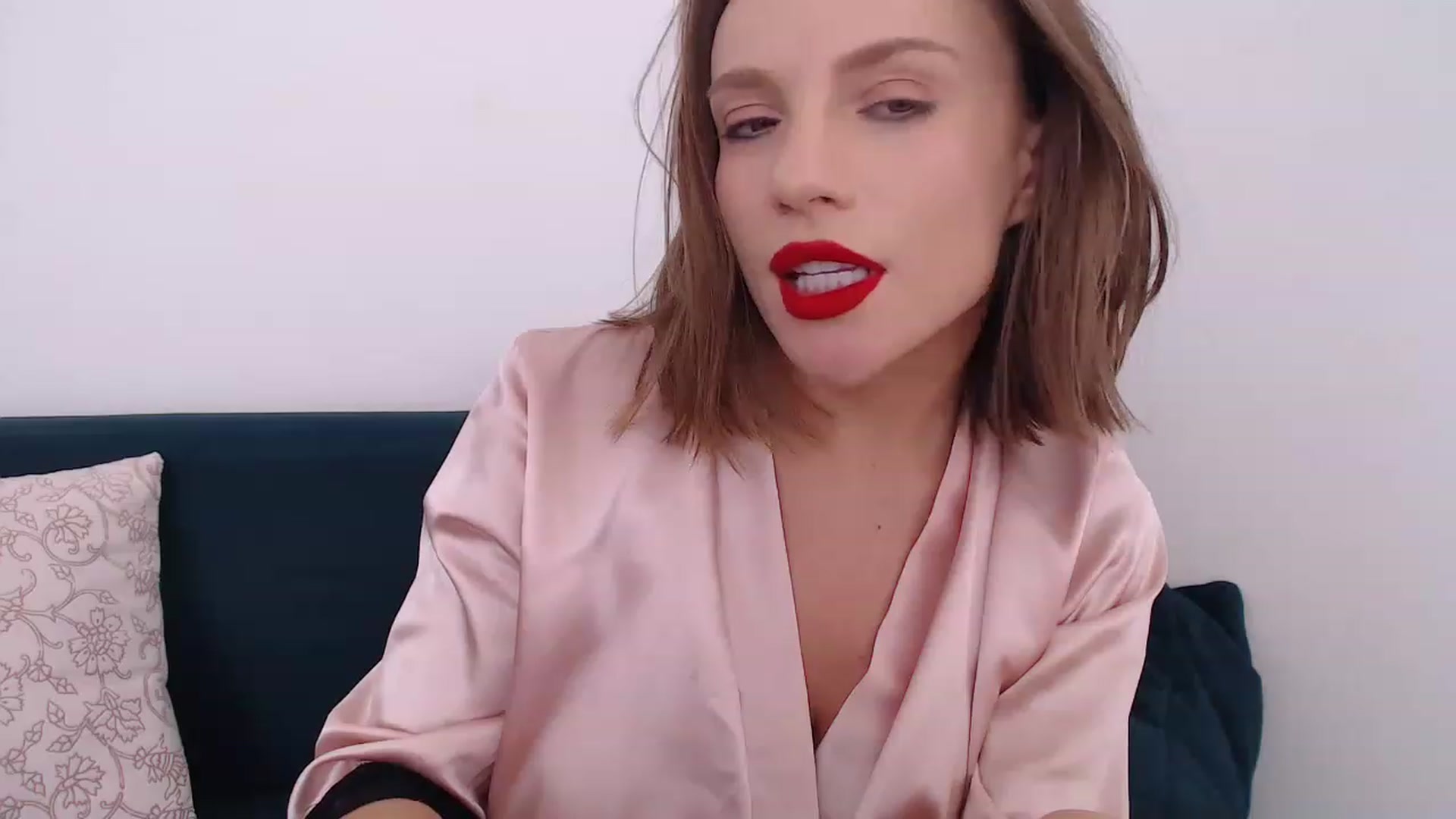 Gallery image thumbnail from call_me_em's myfreecams stream on, 02/14/2023, 12:42 image 5 of 20