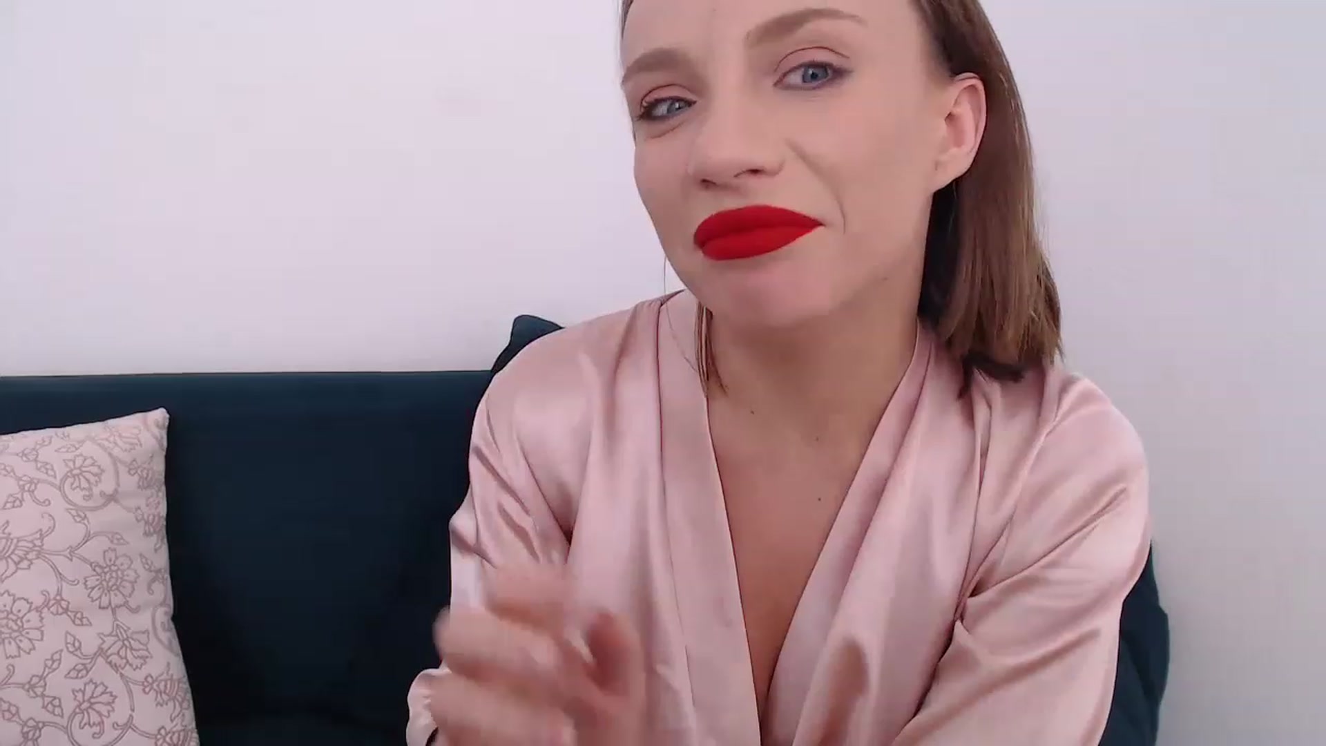 Gallery image thumbnail from call_me_em's myfreecams stream on, 02/14/2023, 12:42 image 8 of 20