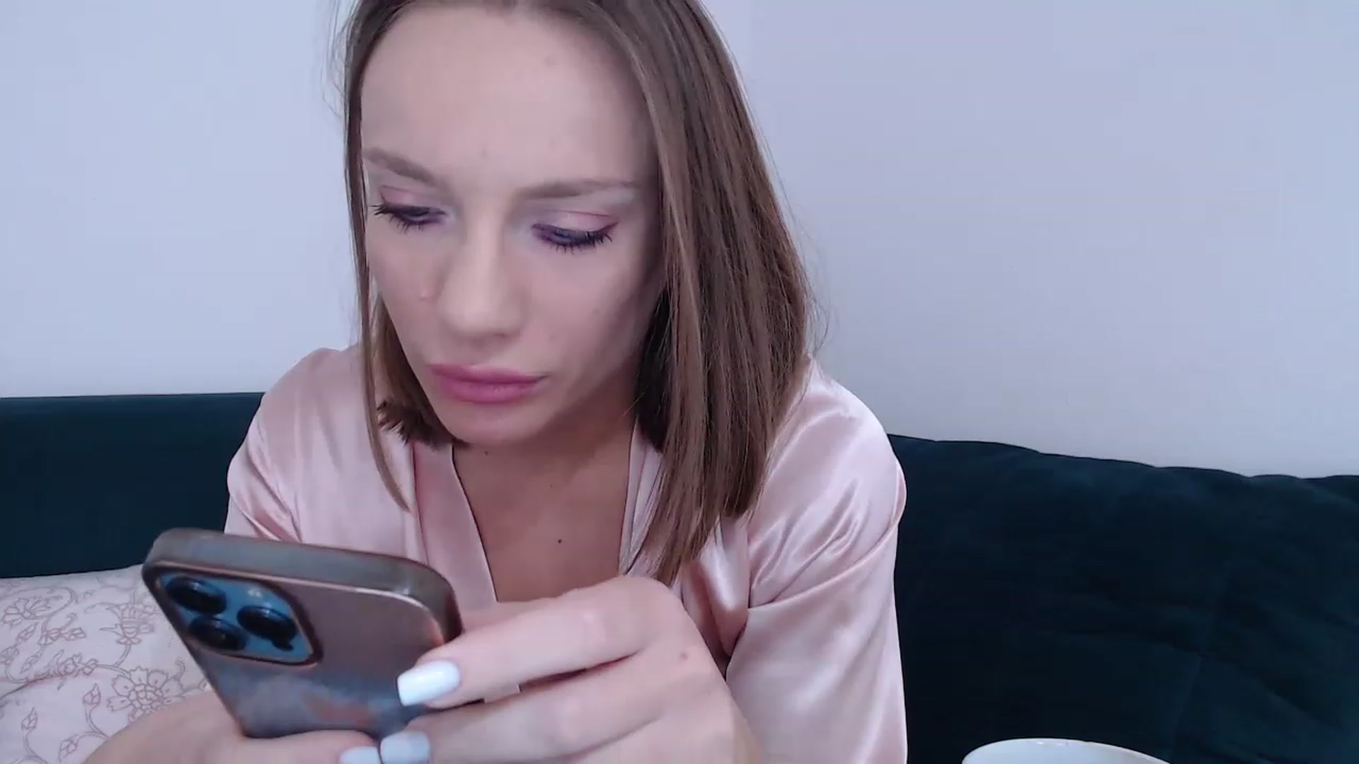 Gallery image thumbnail from call_me_em's myfreecams stream on, 02/17/2023, 08:46 image 19 of 20