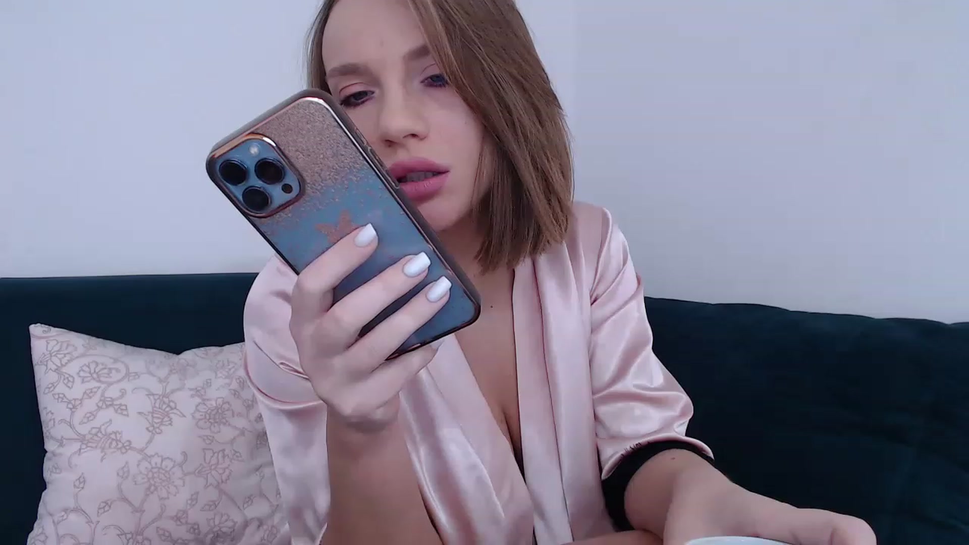 Gallery image thumbnail from call_me_em's myfreecams stream on, 02/17/2023, 08:46 image 5 of 20
