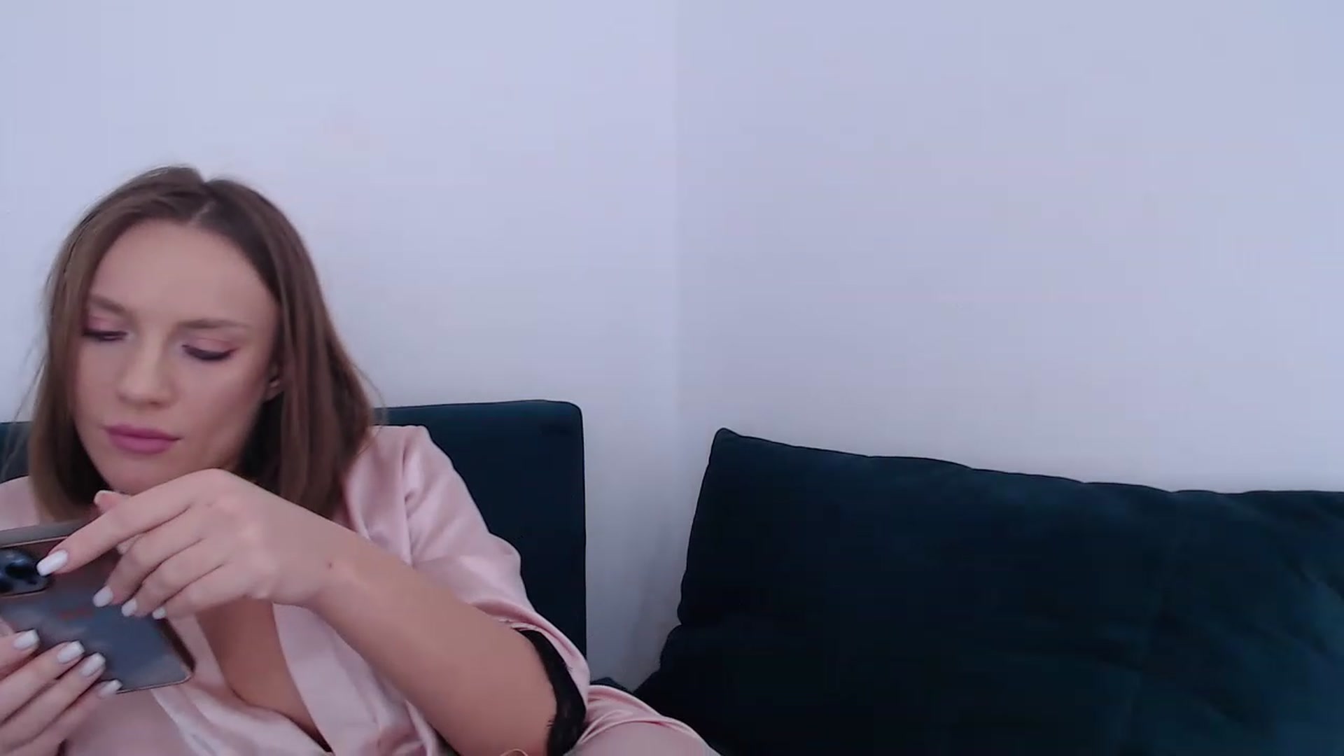 Gallery image thumbnail from call_me_em's myfreecams stream on, 02/17/2023, 09:51 image 15 of 20