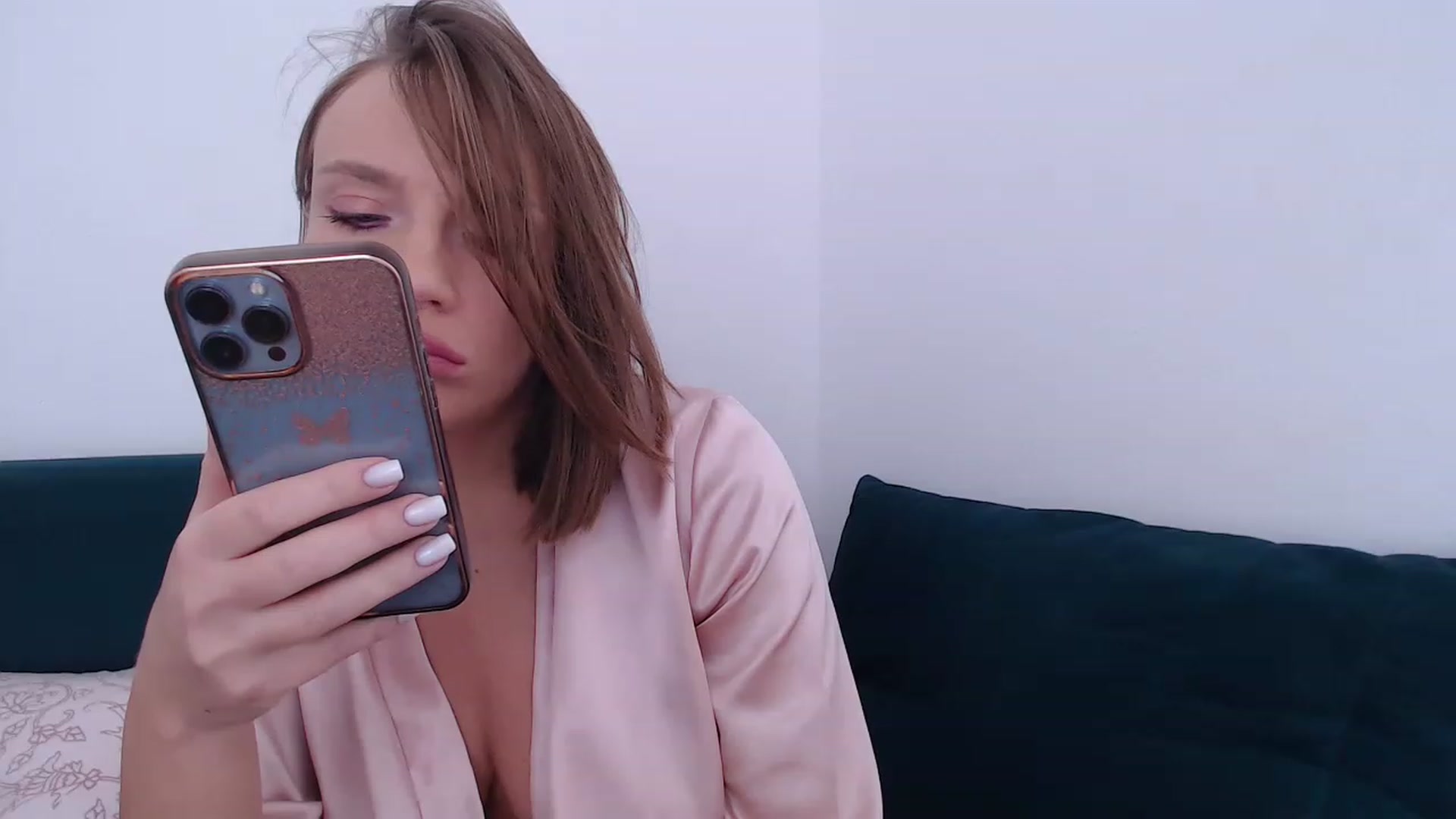 Gallery image thumbnail from call_me_em's myfreecams stream on, 02/17/2023, 11:42 image 6 of 20