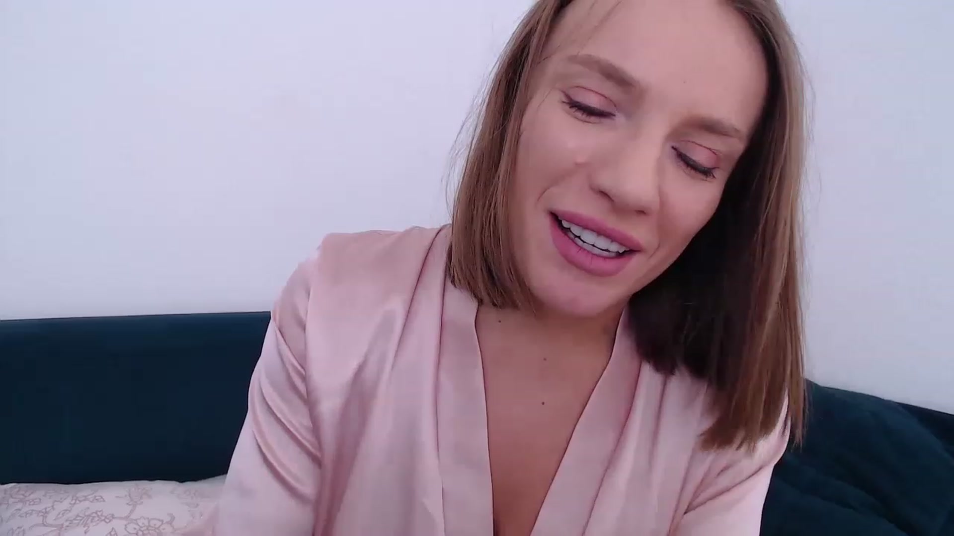 Gallery image thumbnail from call_me_em's myfreecams stream on, 02/17/2023, 13:33 image 6 of 20