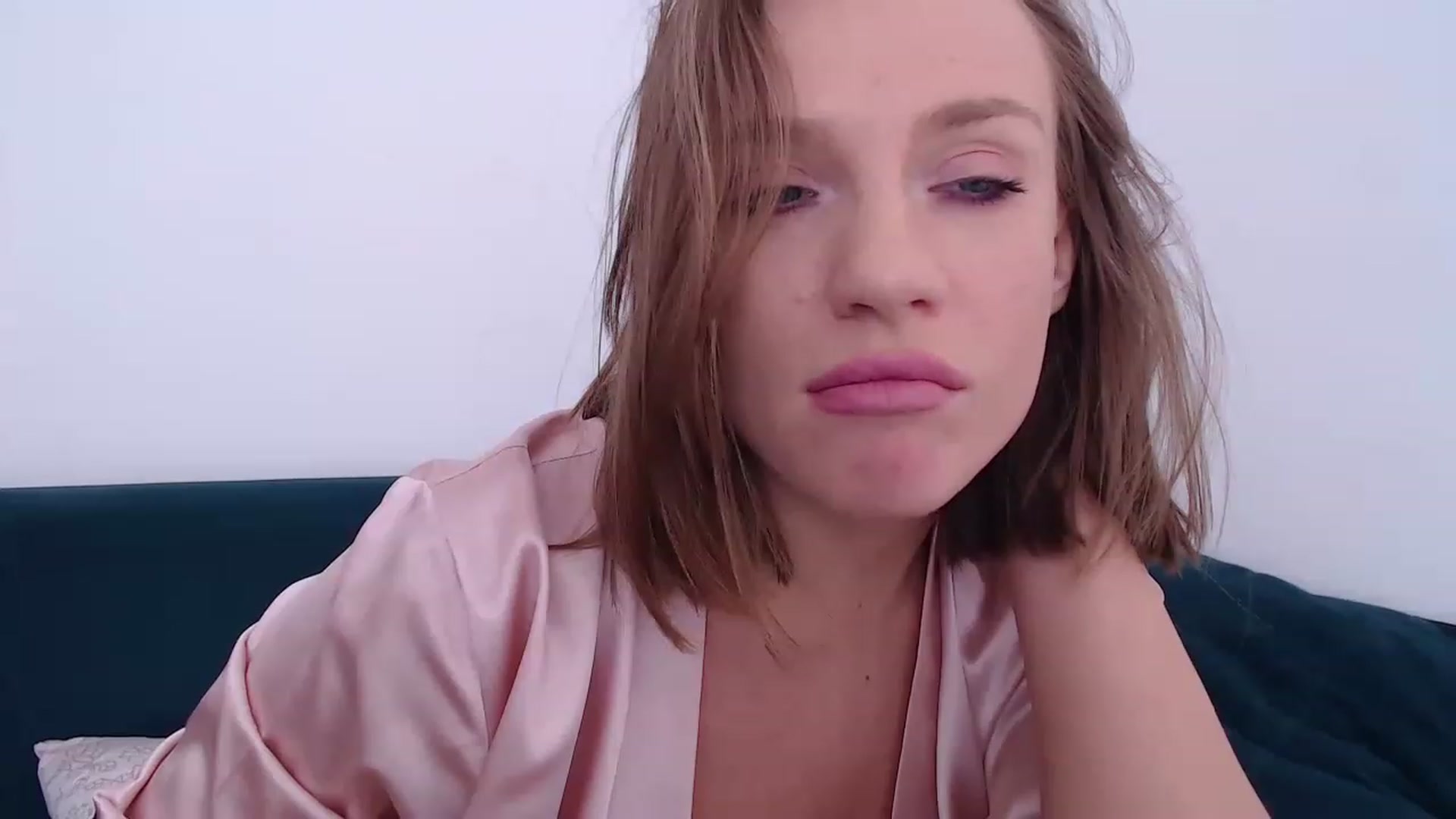 Gallery image thumbnail from call_me_em's myfreecams stream on, 02/17/2023, 13:33 image 4 of 20