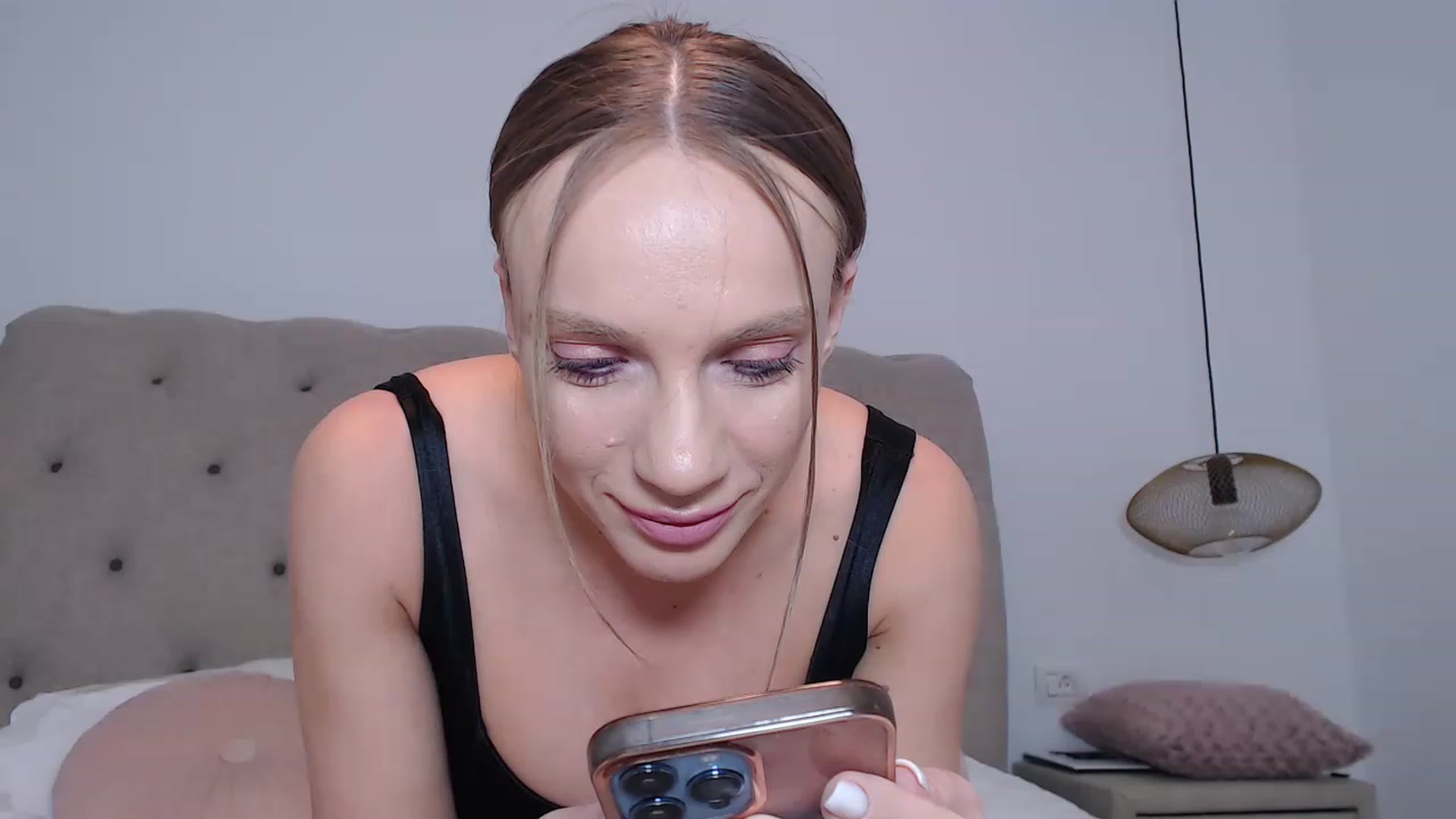 Gallery image thumbnail from call_me_em's myfreecams stream on, 02/17/2023, 20:34 image 10 of 20