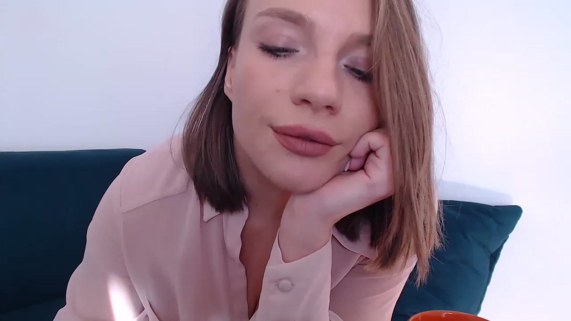 Gallery image thumbnail from call_me_em's myfreecams stream on, 02/21/2023, 09:32 image 10 of 20