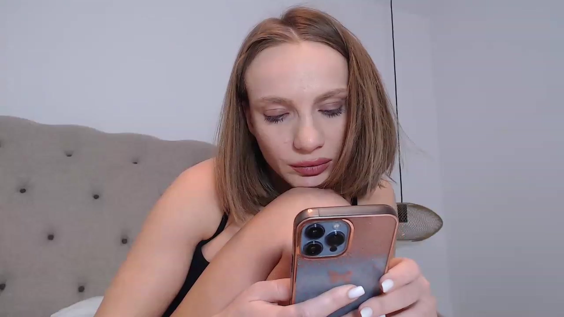 Gallery image thumbnail from call_me_em's myfreecams stream on, 02/24/2023, 18:34 image 15 of 20