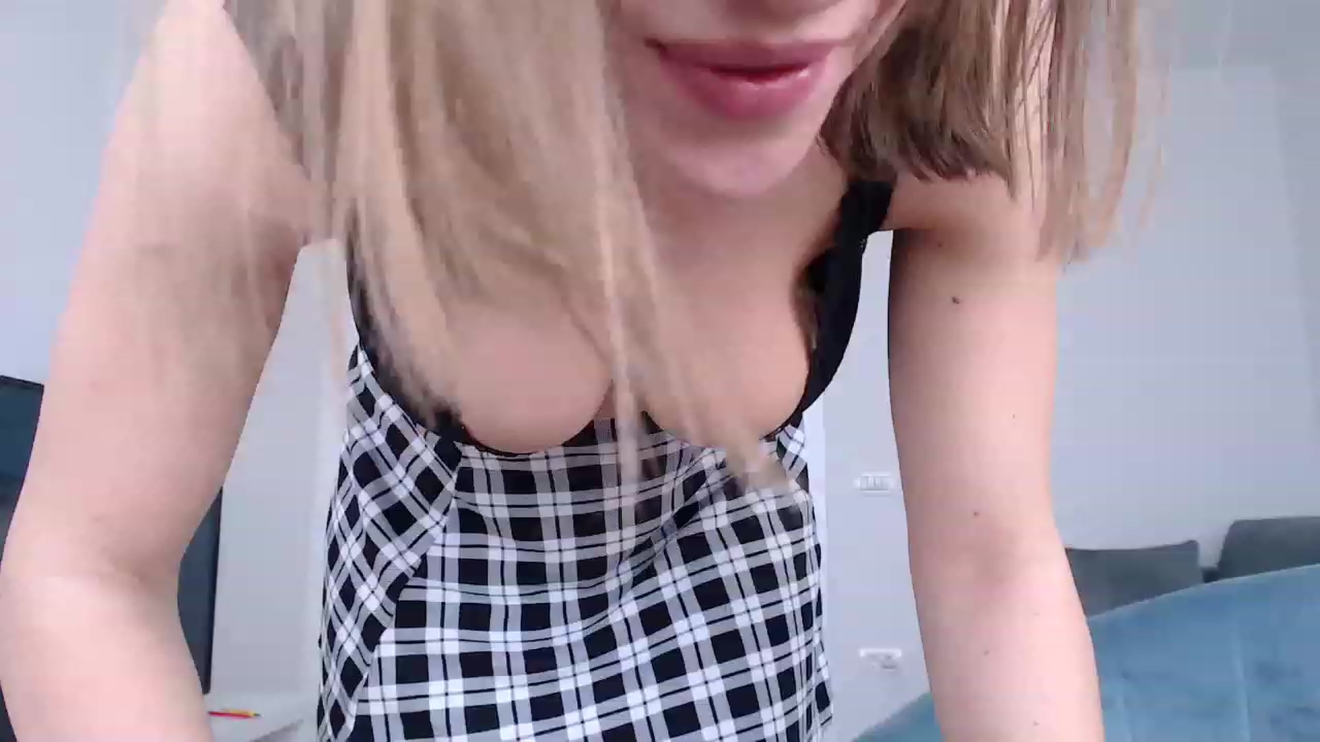 Gallery image thumbnail from call_me_em's myfreecams stream on, 03/04/2023, 12:49 image 8 of 20