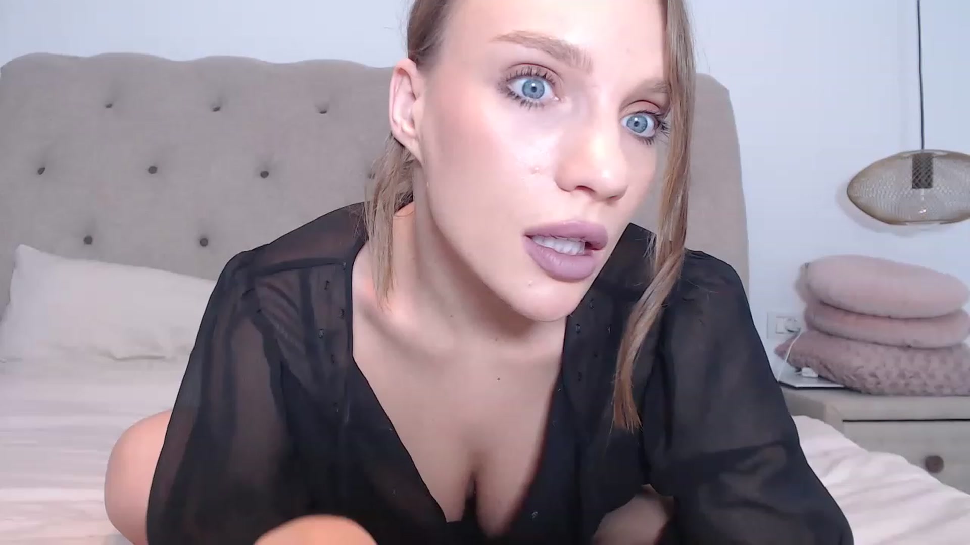 Gallery image thumbnail from call_me_em's myfreecams stream on, 03/09/2023, 19:28 image 1 of 20