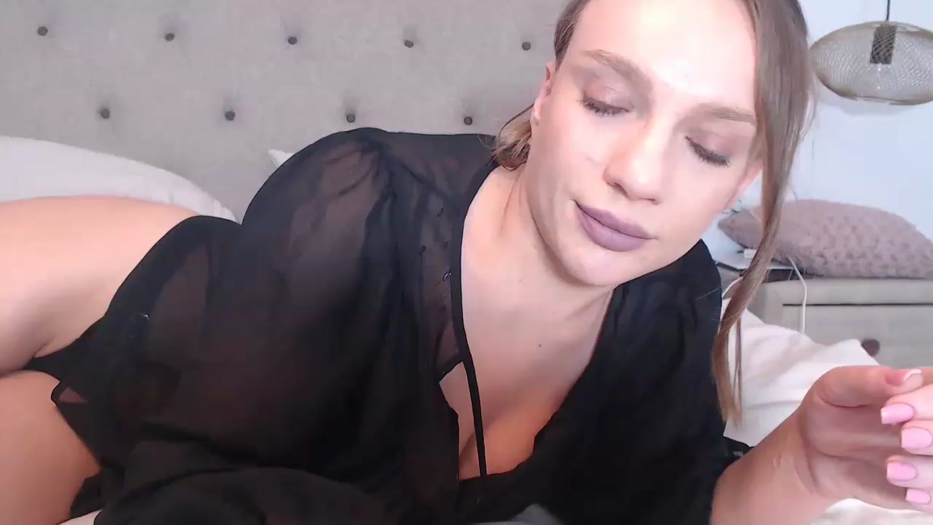 Gallery image thumbnail from call_me_em's myfreecams stream on, 03/09/2023, 20:27 image 5 of 20