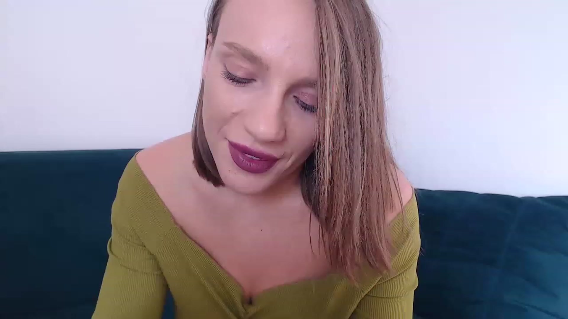 Gallery image thumbnail from call_me_em's myfreecams stream on, 03/10/2023, 10:08 image 9 of 20