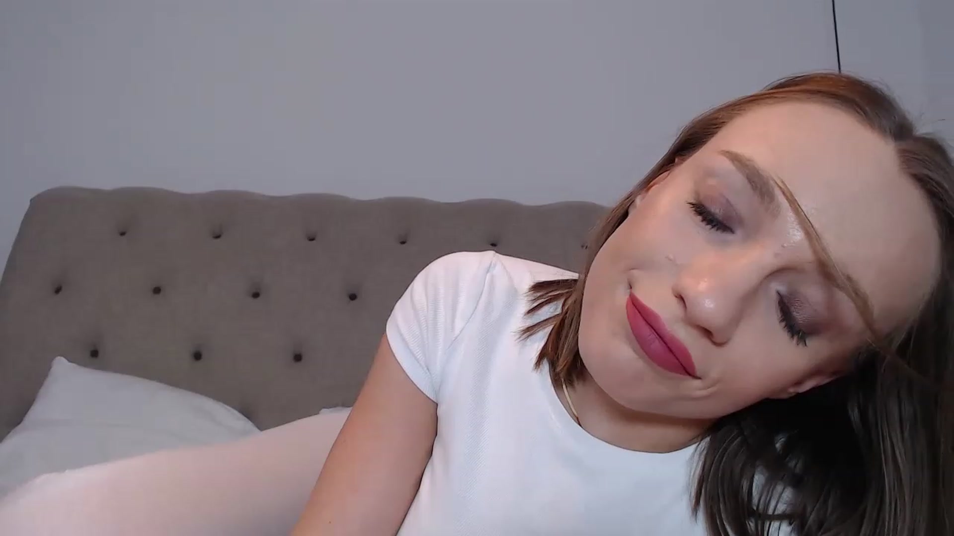 Gallery image thumbnail from call_me_em's myfreecams stream on, 03/13/2023, 19:41 image 3 of 20