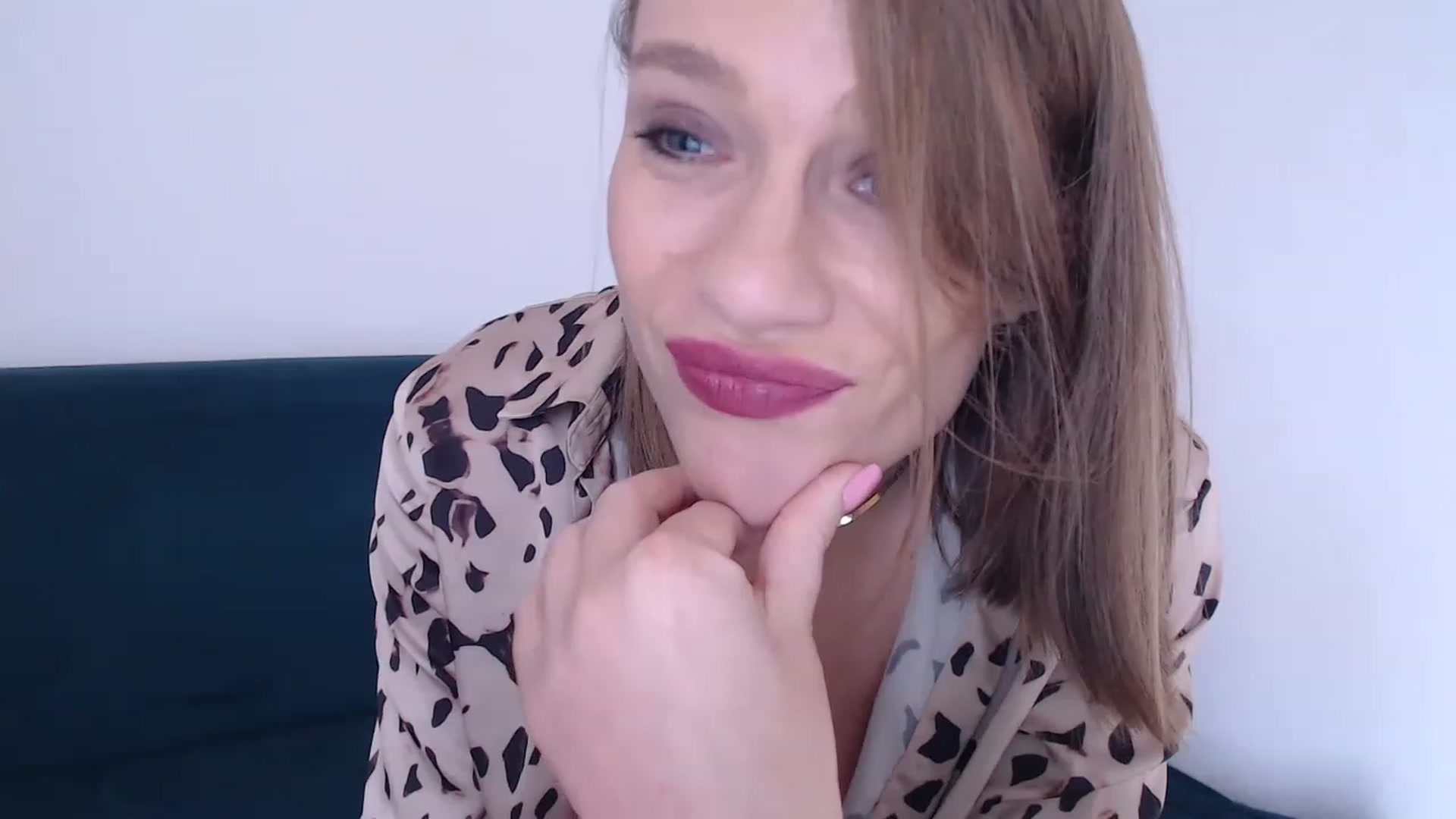 Gallery image thumbnail from call_me_em's myfreecams stream on, 03/16/2023, 09:43 image 7 of 20