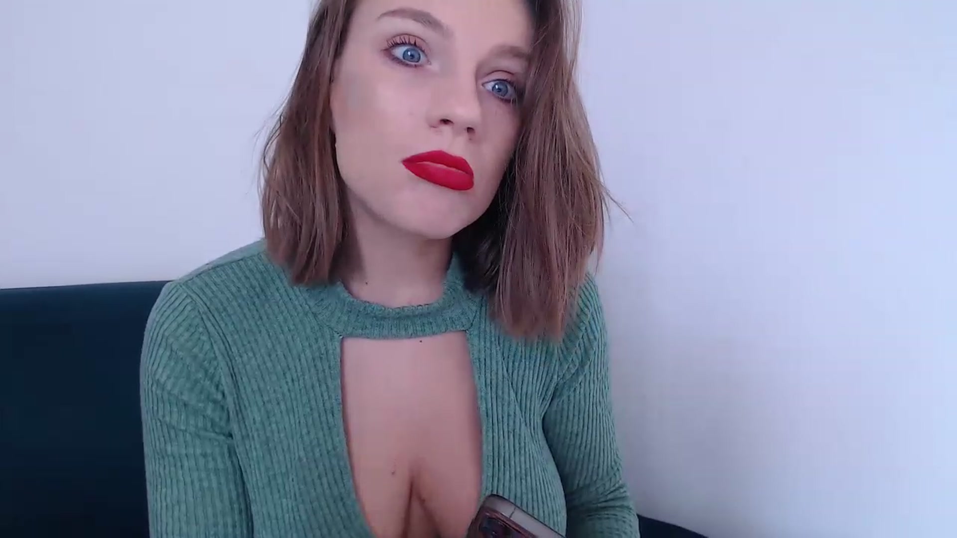 Gallery image thumbnail from call_me_em's myfreecams stream on, 03/17/2023, 08:25 image 9 of 20