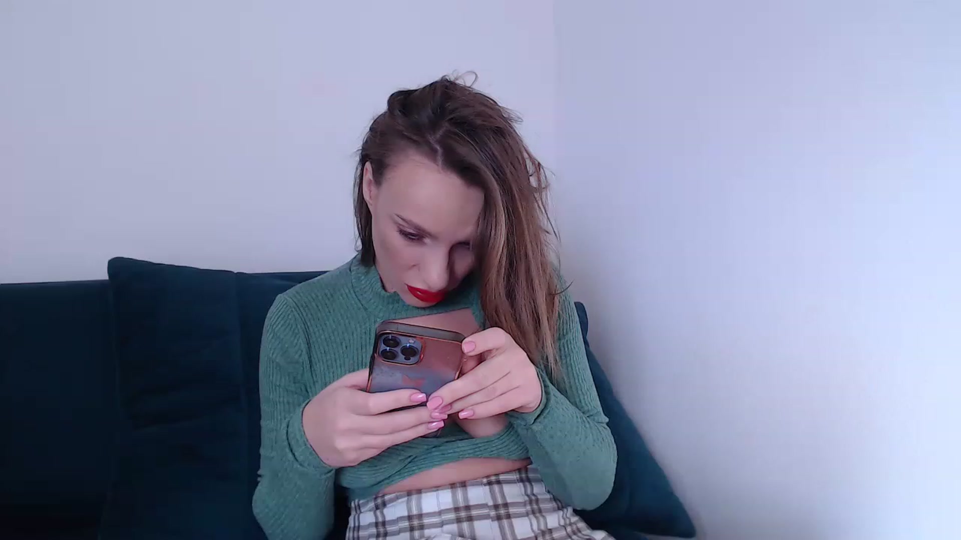 Gallery image thumbnail from call_me_em's myfreecams stream on, 03/17/2023, 10:14 image 3 of 20