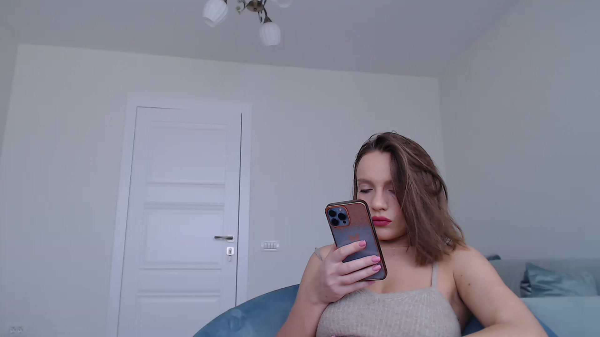 Gallery image thumbnail from call_me_em's myfreecams stream on, 03/21/2023, 10:03 image 4 of 20