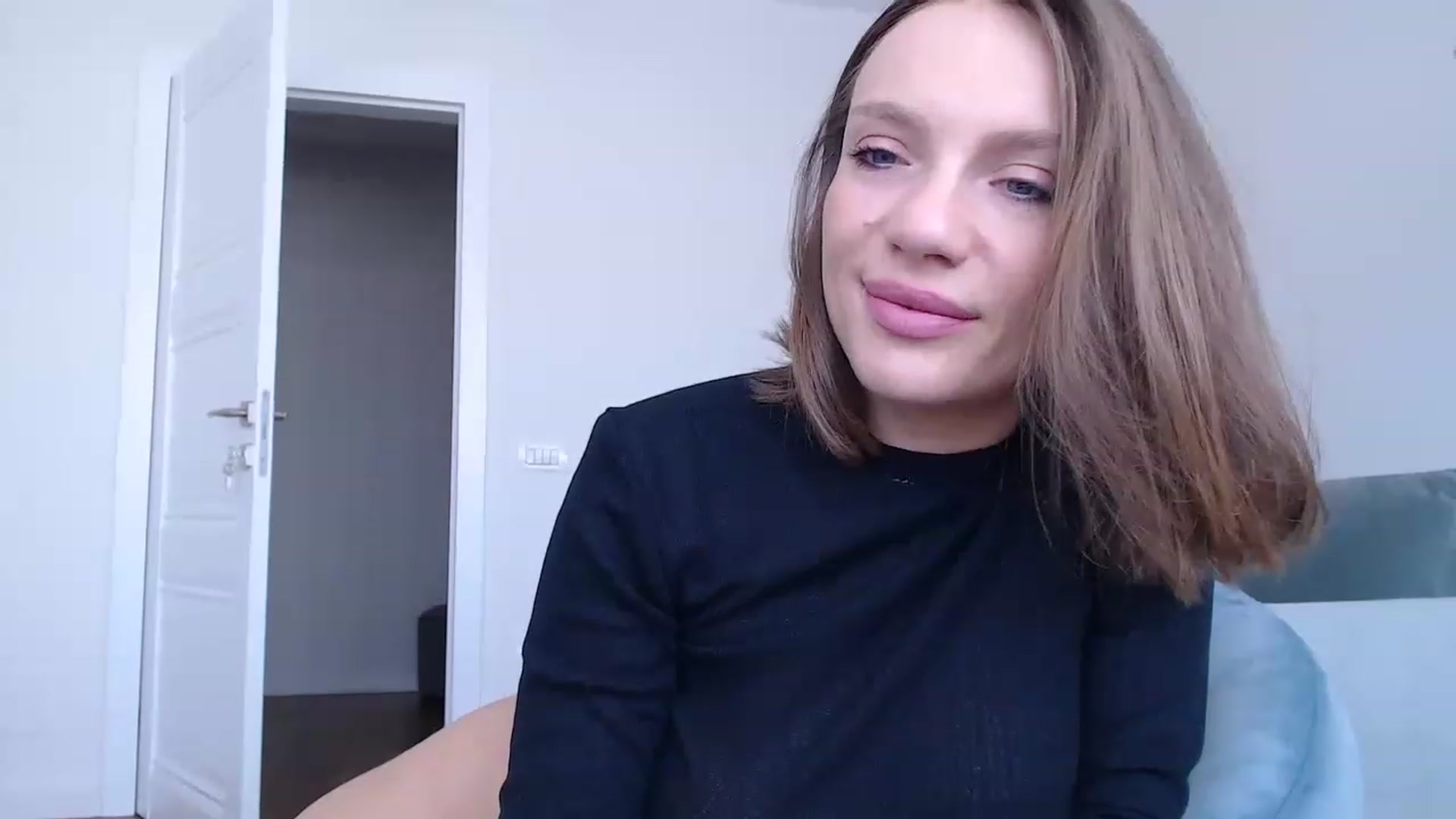 Gallery image thumbnail from call_me_em's myfreecams stream on, 03/23/2023, 07:45 image 14 of 20