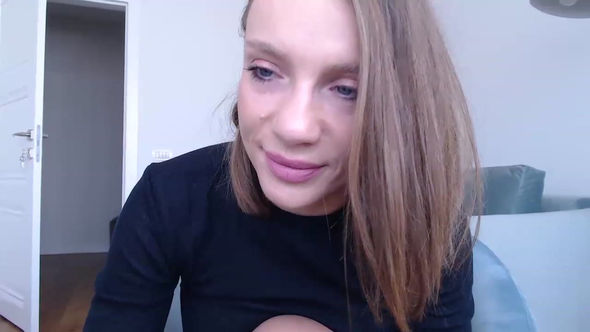 Gallery image thumbnail from call_me_em's myfreecams stream on, 03/23/2023, 07:45 image 13 of 20