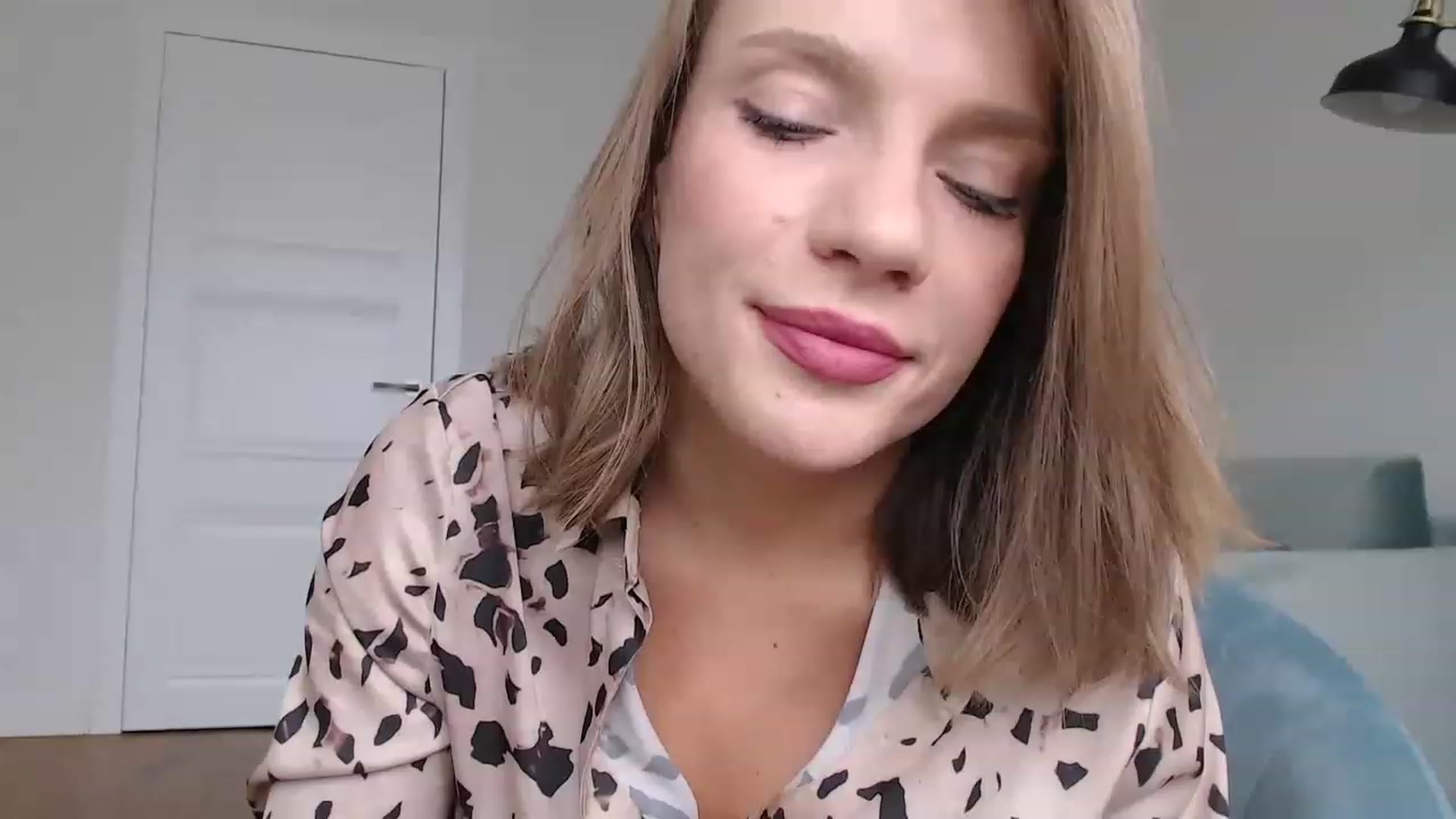 Gallery image thumbnail from call_me_em's myfreecams stream on, 03/27/2023, 07:33 image 1 of 20
