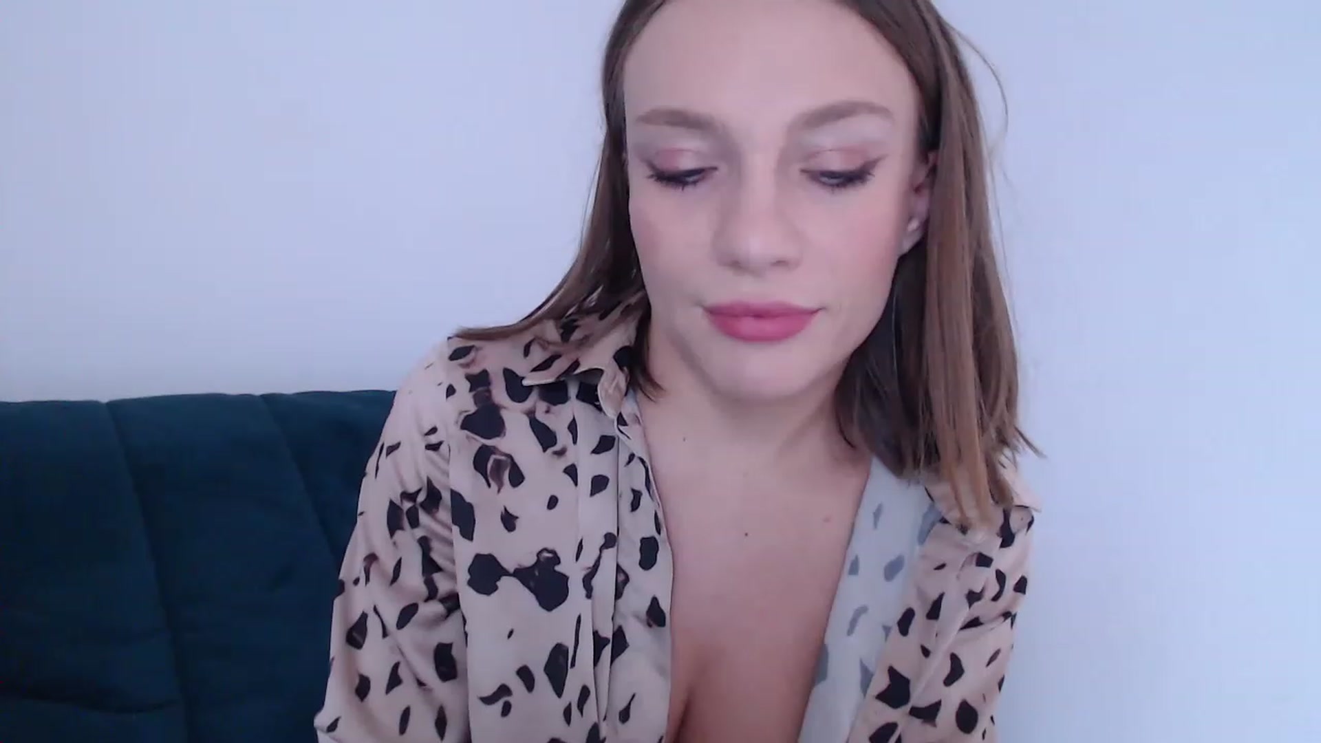 Gallery image thumbnail from call_me_em's myfreecams stream on, 04/04/2023, 09:07 image 5 of 20
