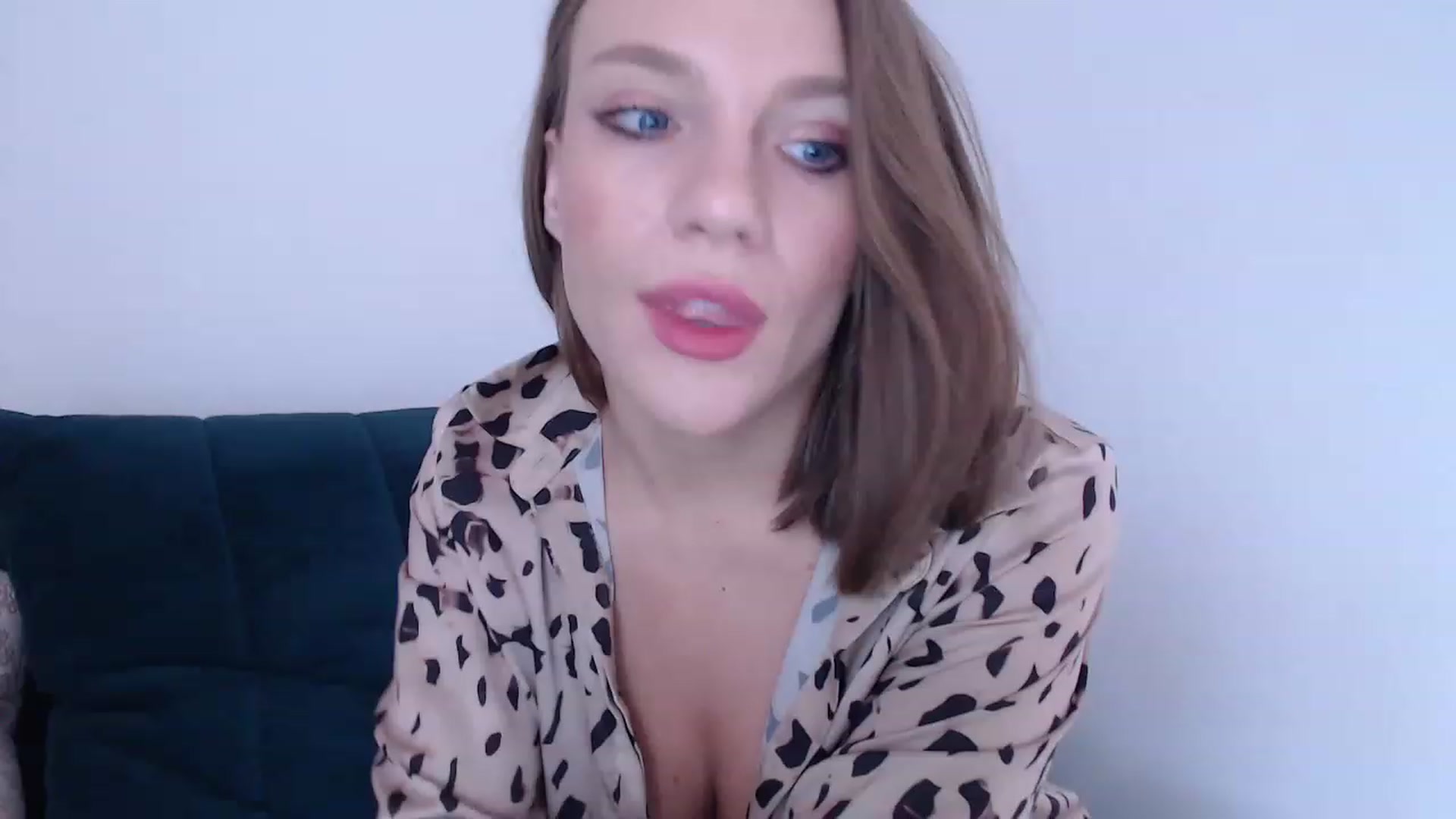 Gallery image thumbnail from call_me_em's myfreecams stream on, 04/04/2023, 09:07 image 1 of 20