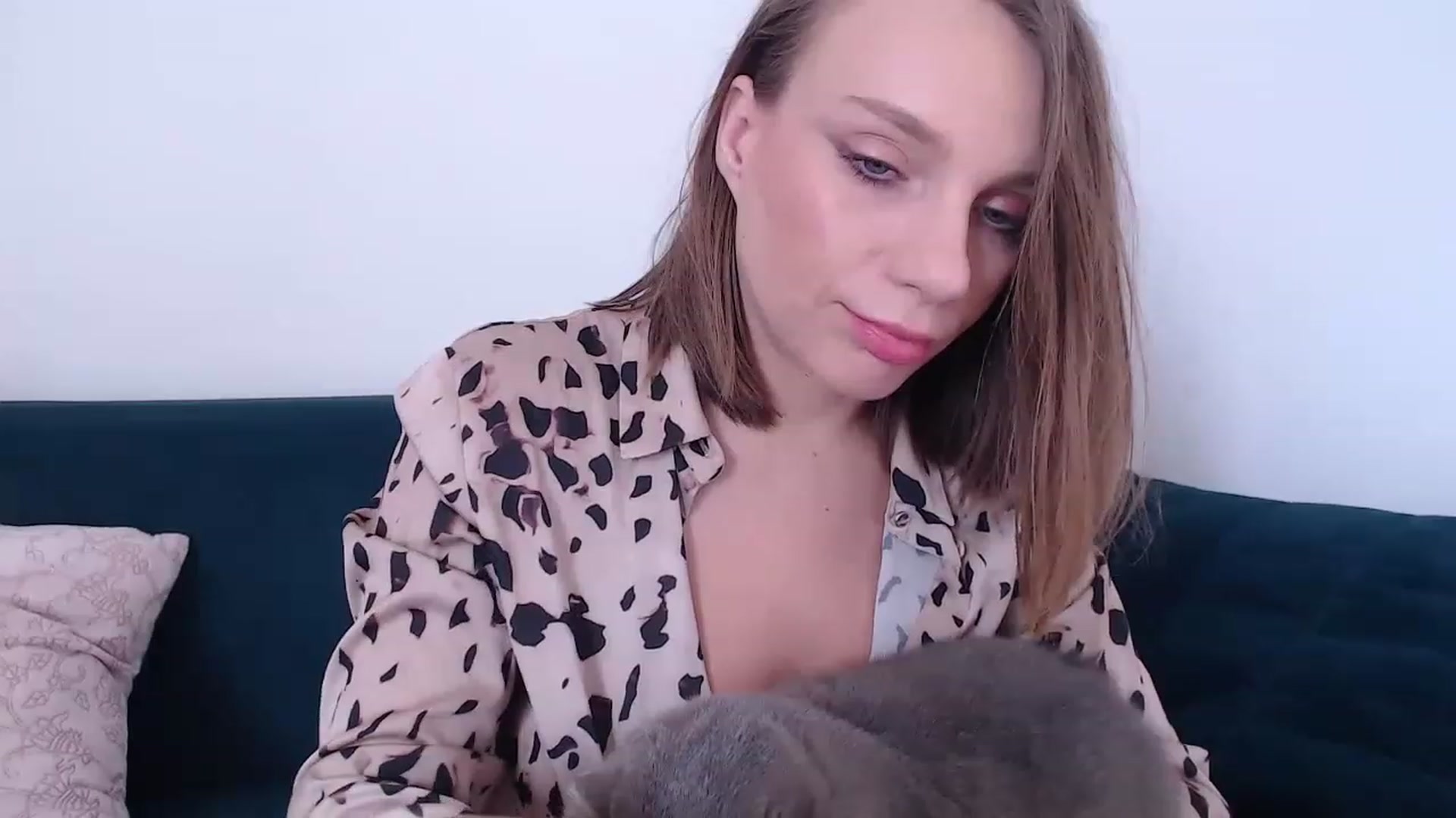 Gallery image thumbnail from call_me_em's myfreecams stream on, 04/04/2023, 09:07 image 20 of 20