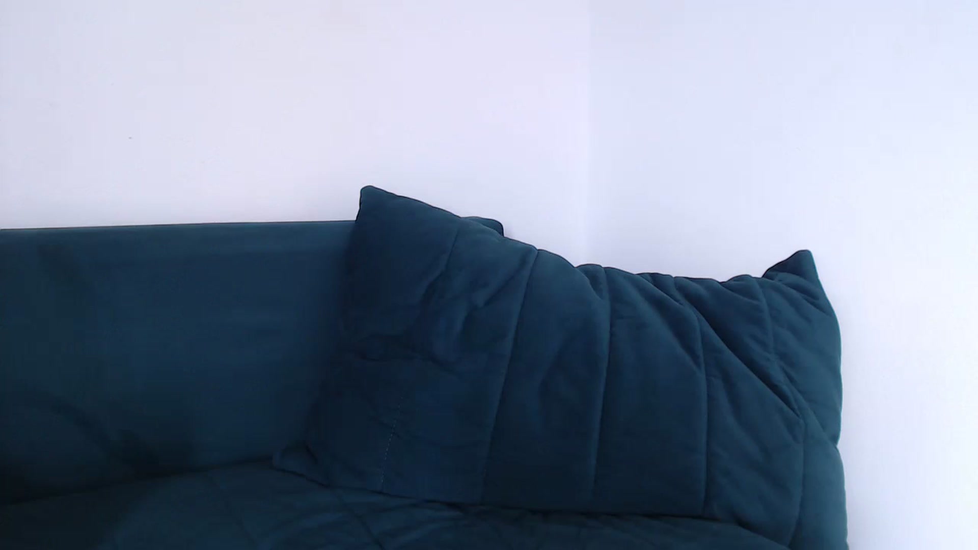 Gallery image thumbnail from call_me_em's myfreecams stream on, 04/12/2023, 08:14 image 10 of 20