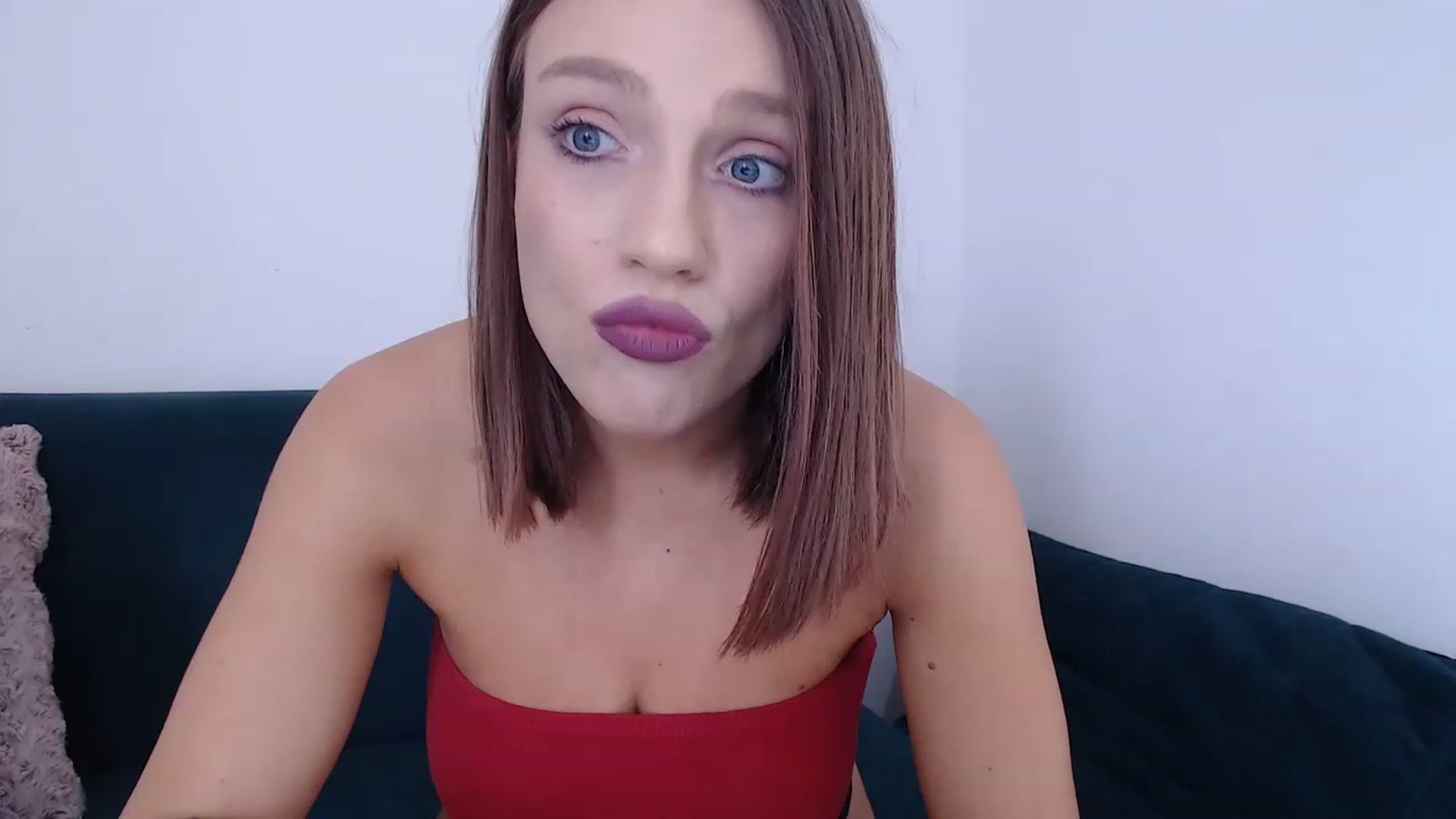 Gallery image thumbnail from call_me_em's myfreecams stream on, 04/25/2023, 08:26 image 18 of 20