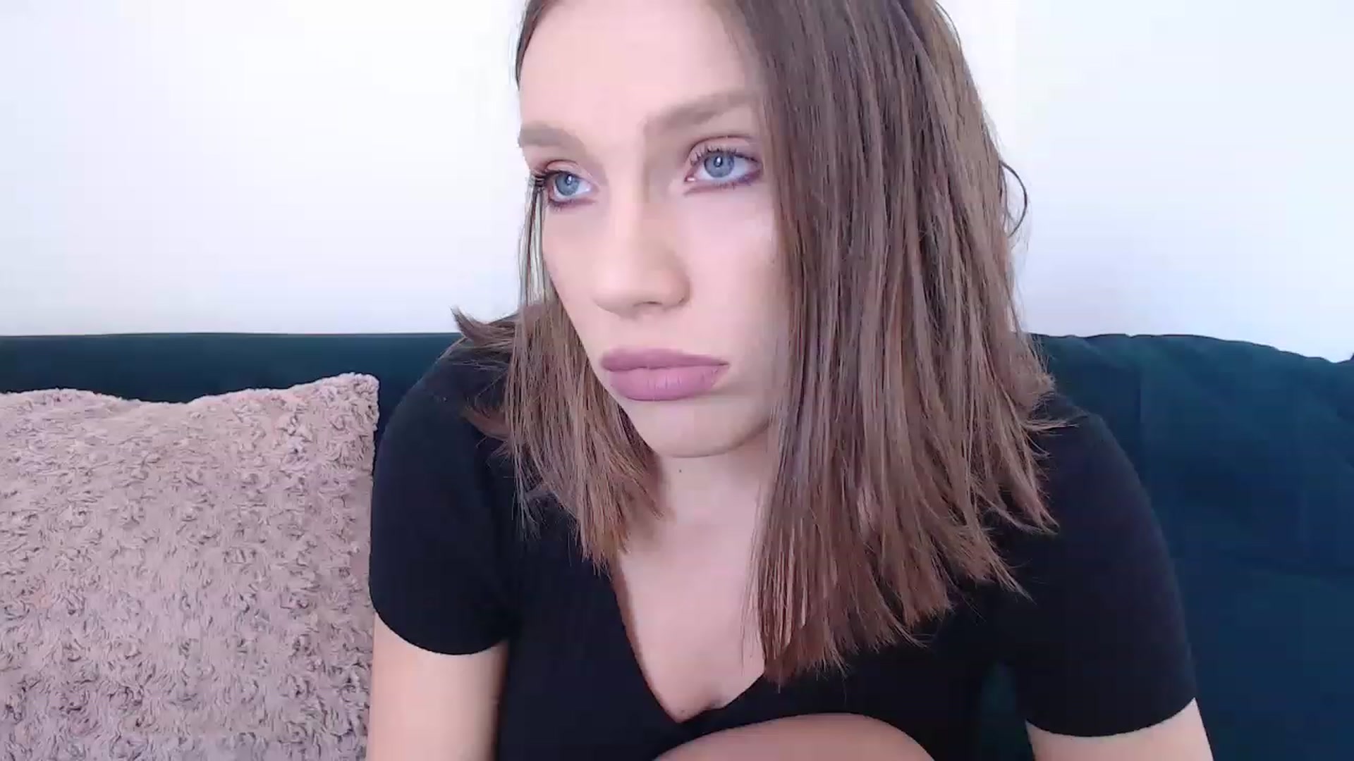 Gallery image thumbnail from call_me_em's myfreecams stream on, 05/02/2023, 08:44 image 2 of 20