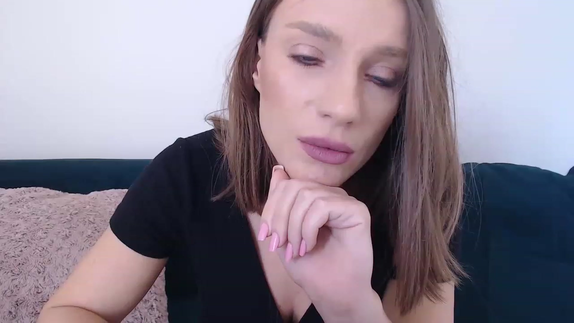 Gallery image thumbnail from call_me_em's myfreecams stream on, 05/02/2023, 08:44 image 9 of 20
