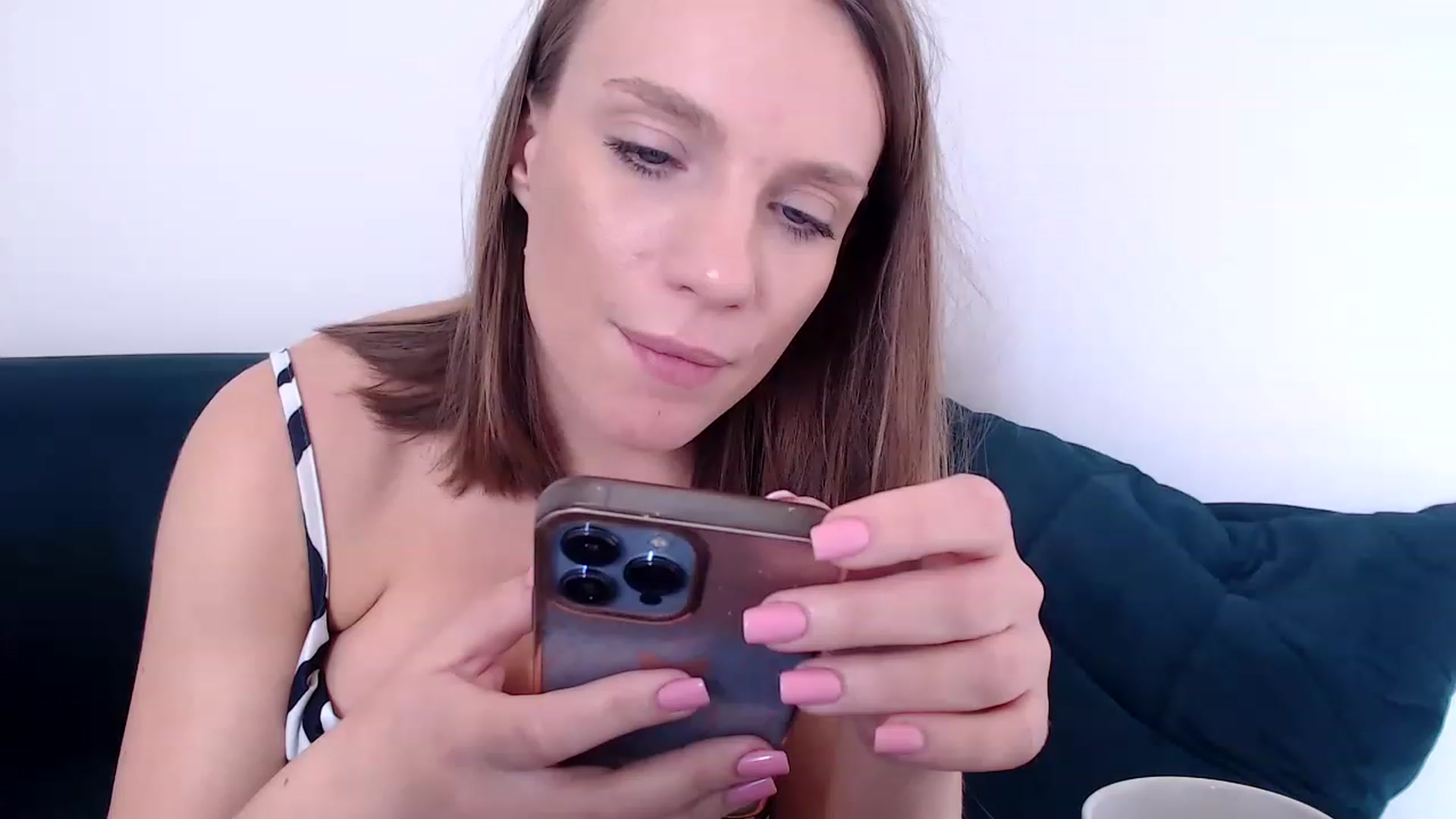 Gallery image thumbnail from call_me_em's myfreecams stream on, 05/03/2023, 10:25 image 5 of 20