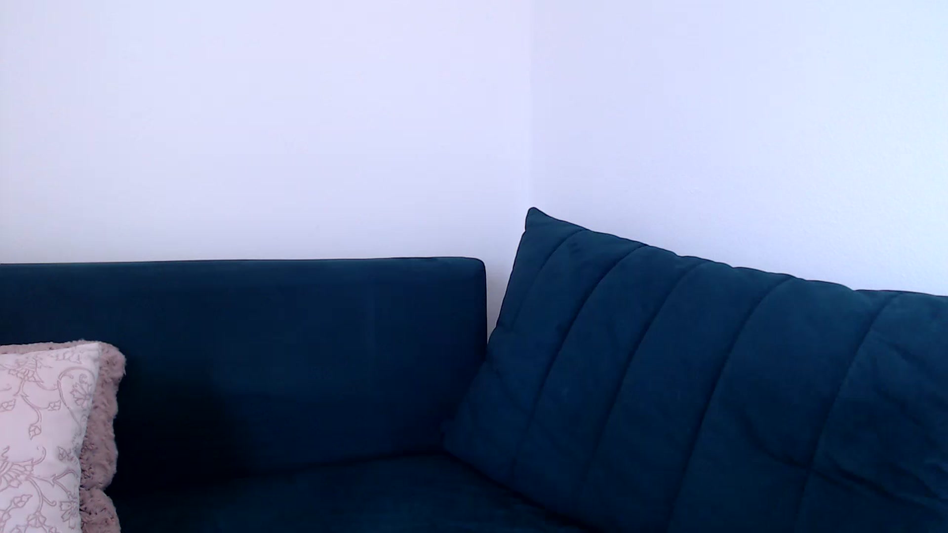 Gallery image thumbnail from call_me_em's myfreecams stream on, 05/03/2023, 10:25 image 18 of 20
