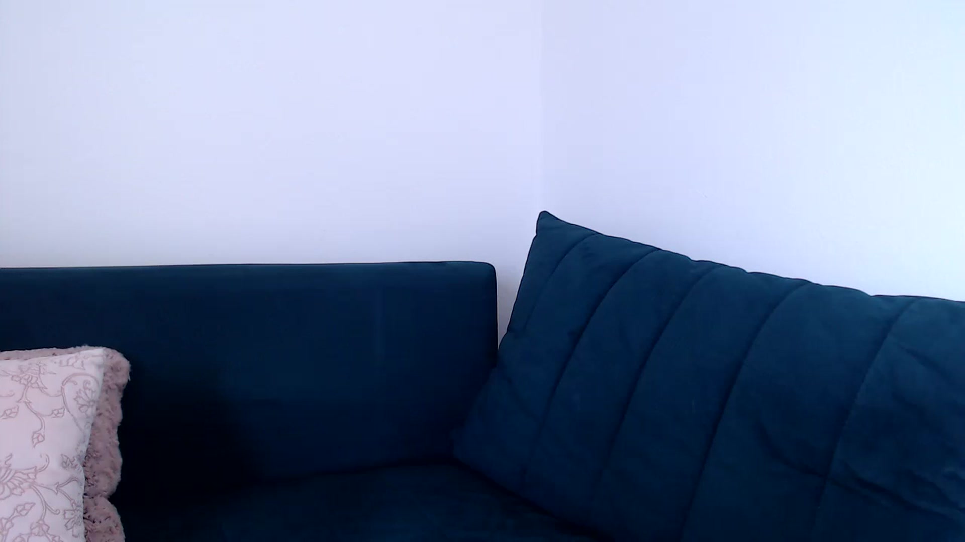 Gallery image thumbnail from call_me_em's myfreecams stream on, 05/03/2023, 10:25 image 17 of 20