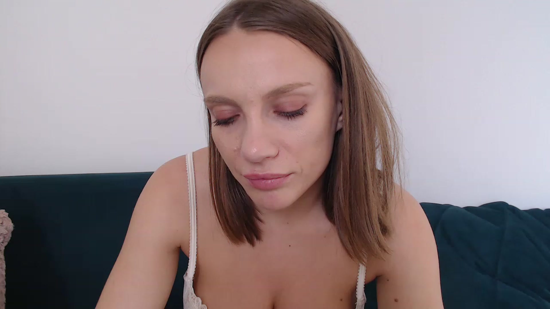 Gallery image thumbnail from call_me_em's myfreecams stream on, 05/11/2023, 10:06 image 6 of 20