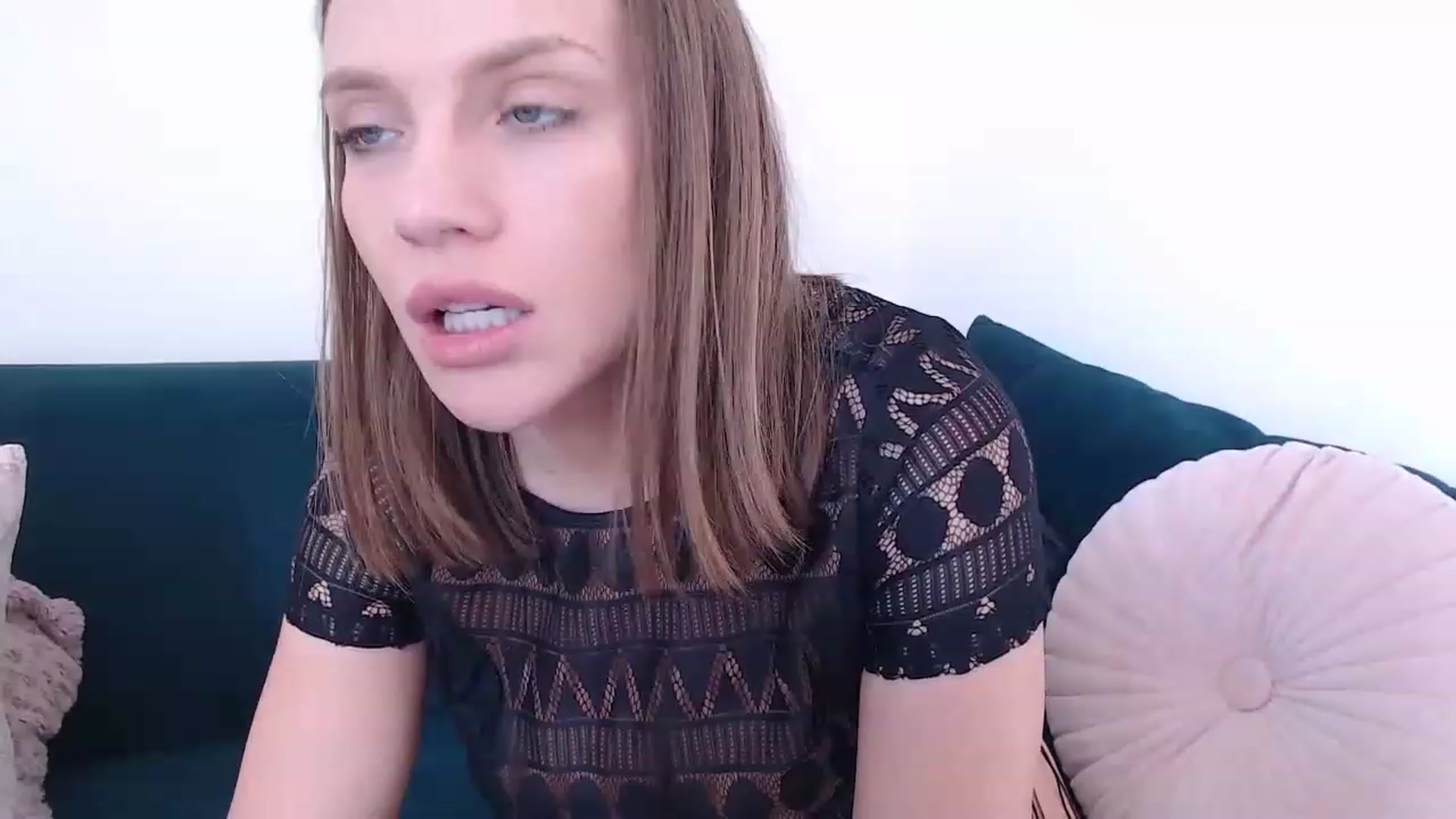 Gallery image thumbnail from call_me_em's myfreecams stream on, 05/27/2023, 10:25 image 15 of 20