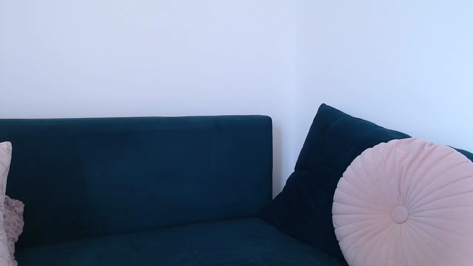 Gallery image thumbnail from call_me_em's myfreecams stream on, 05/27/2023, 10:25 image 14 of 20