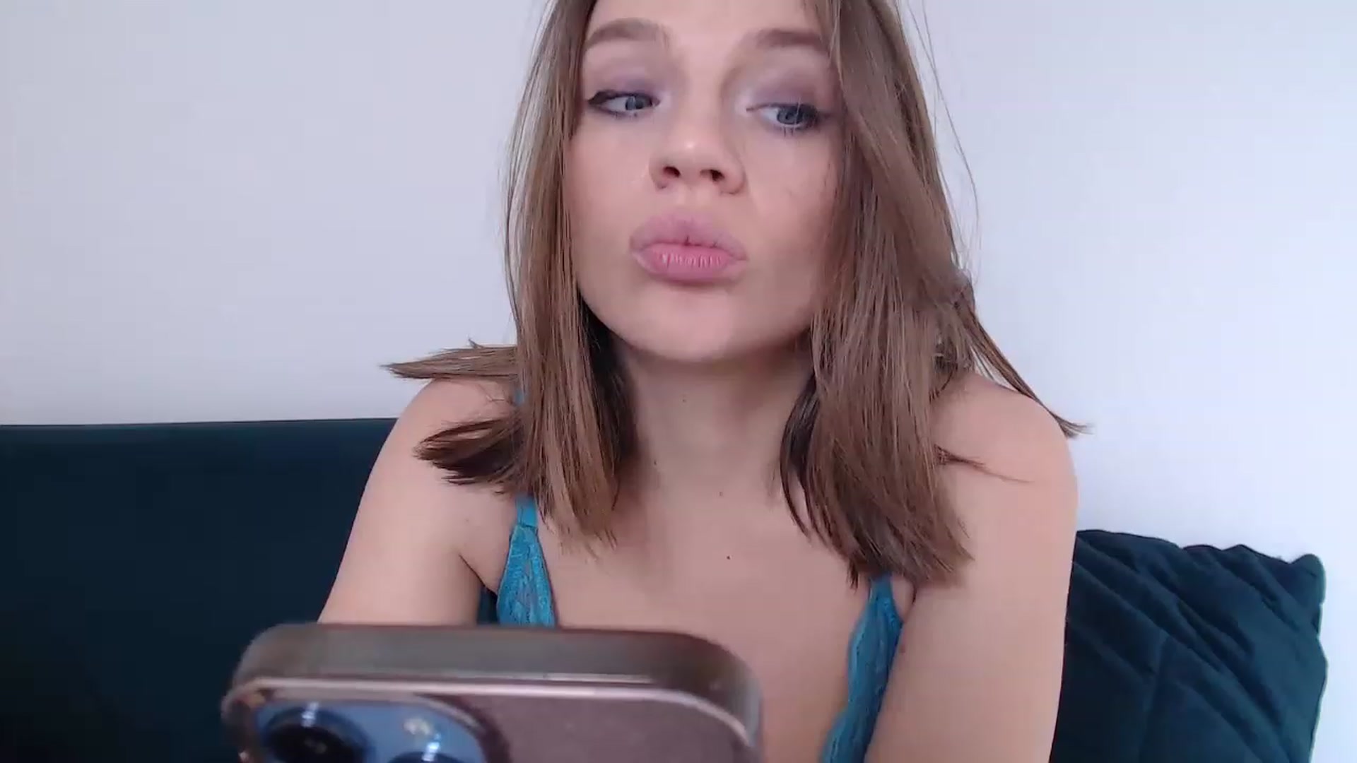 Gallery image thumbnail from call_me_em's myfreecams stream on, 05/28/2023, 10:53 image 8 of 20