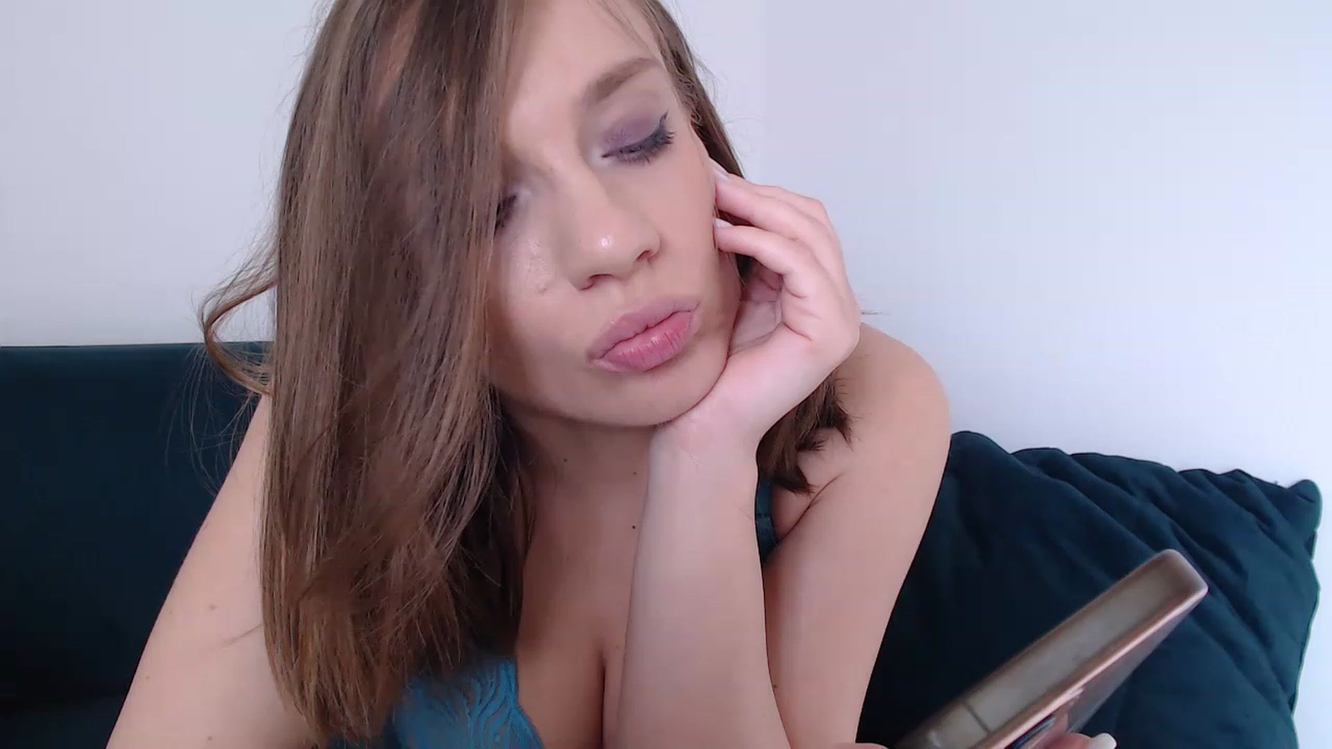Gallery image thumbnail from call_me_em's myfreecams stream on, 05/28/2023, 10:53 image 3 of 20